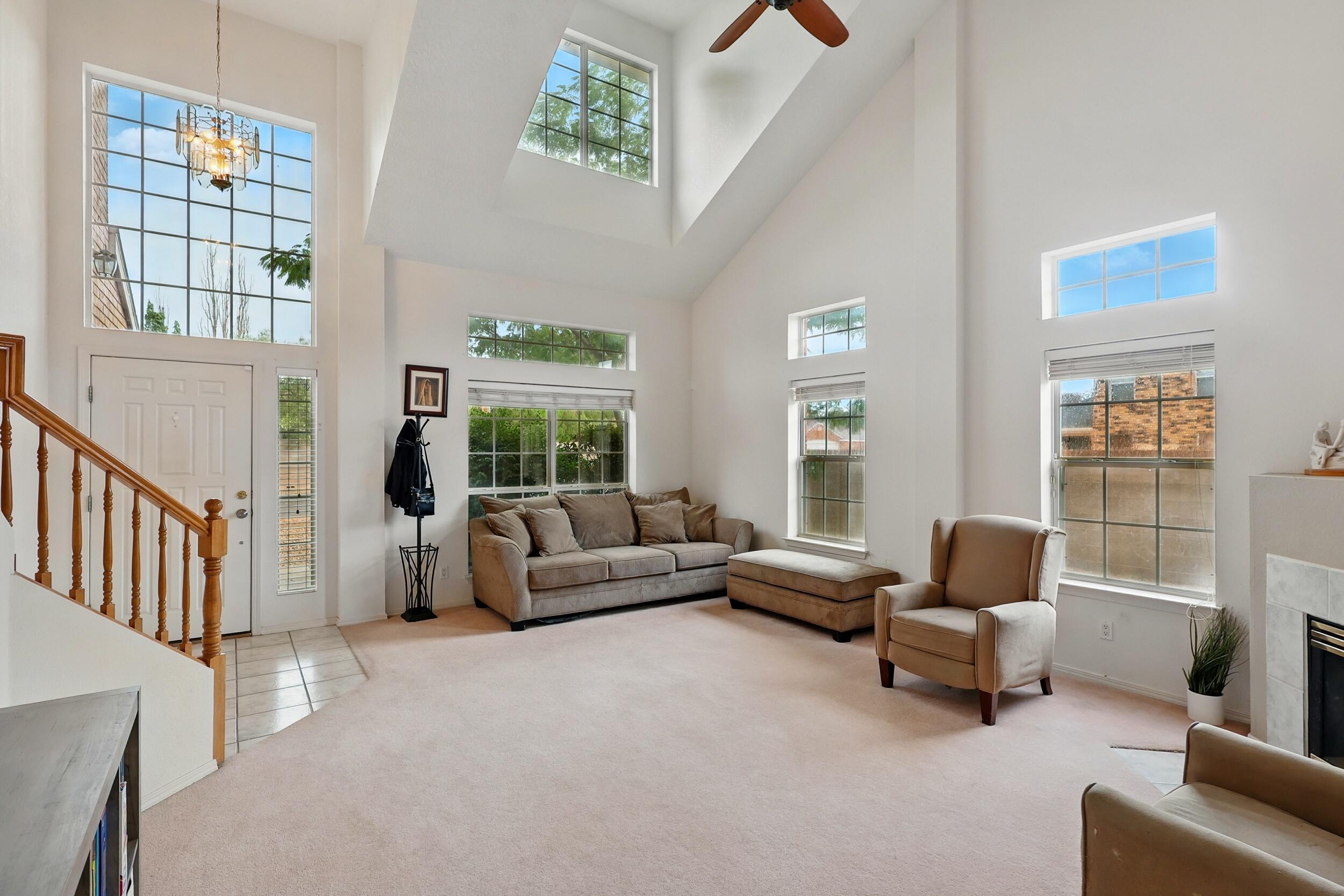 1401 CERRO CRESTADO Drive NW