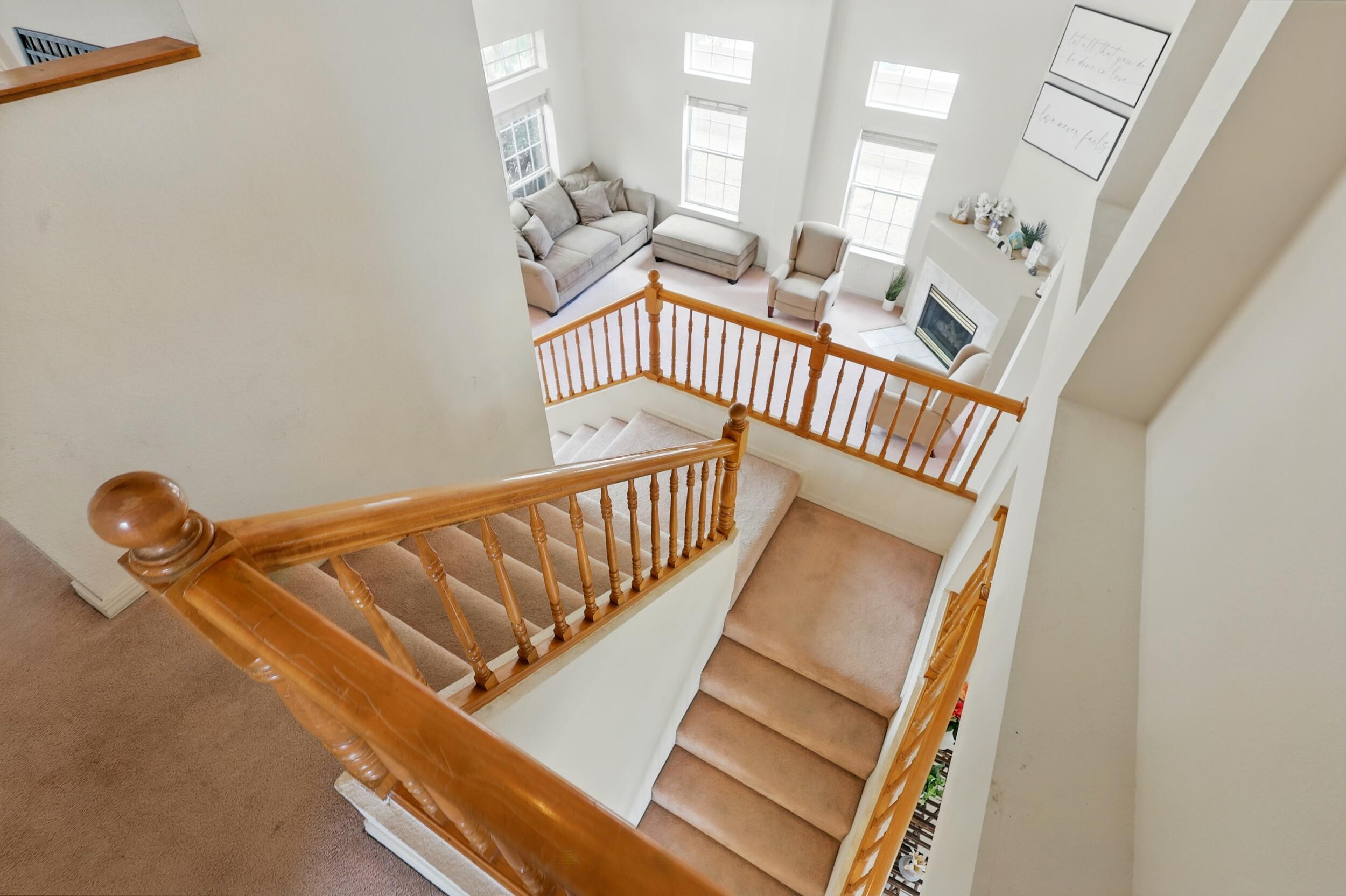 1401 CERRO CRESTADO Drive NW