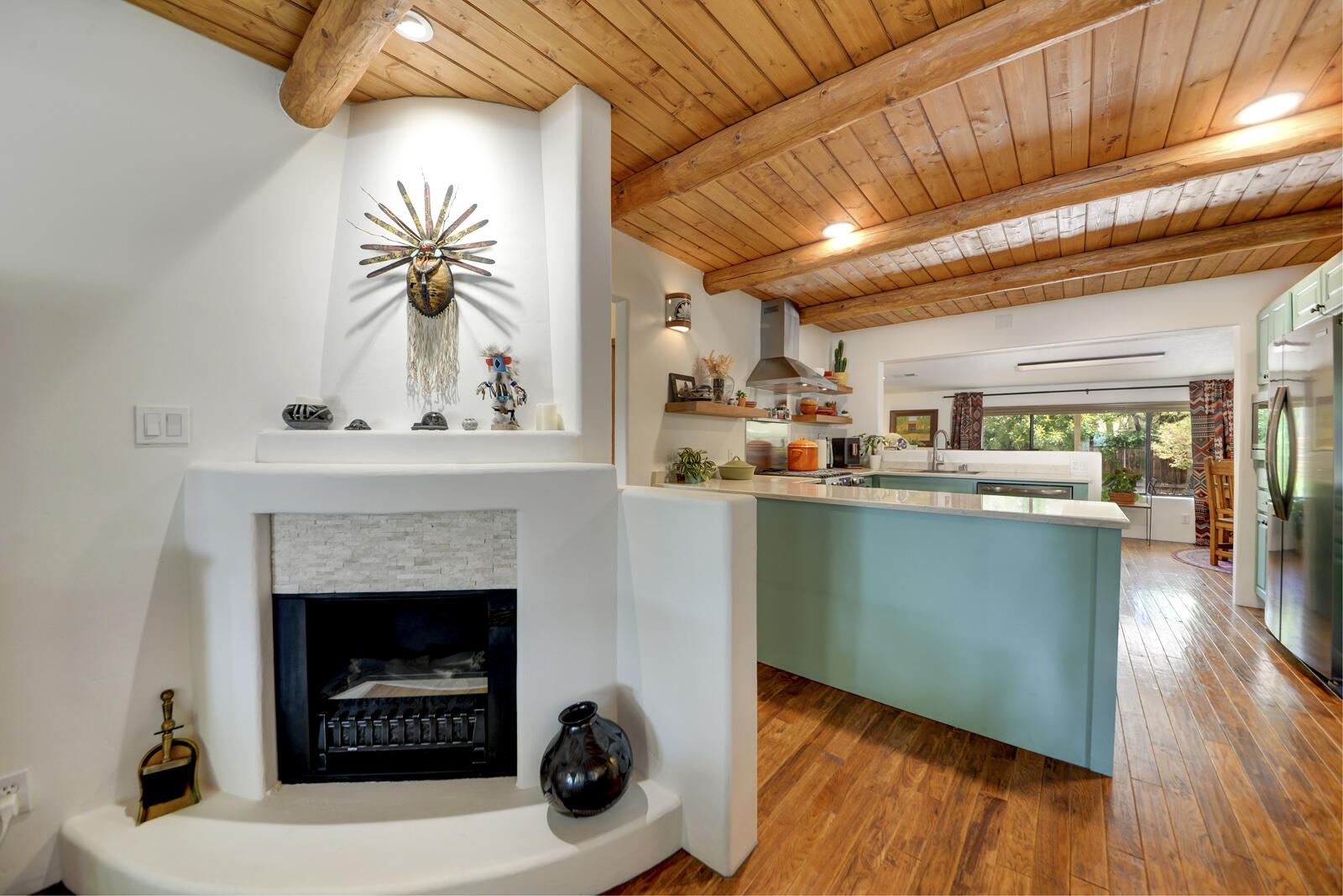 3745 MANCHESTER Drive NW