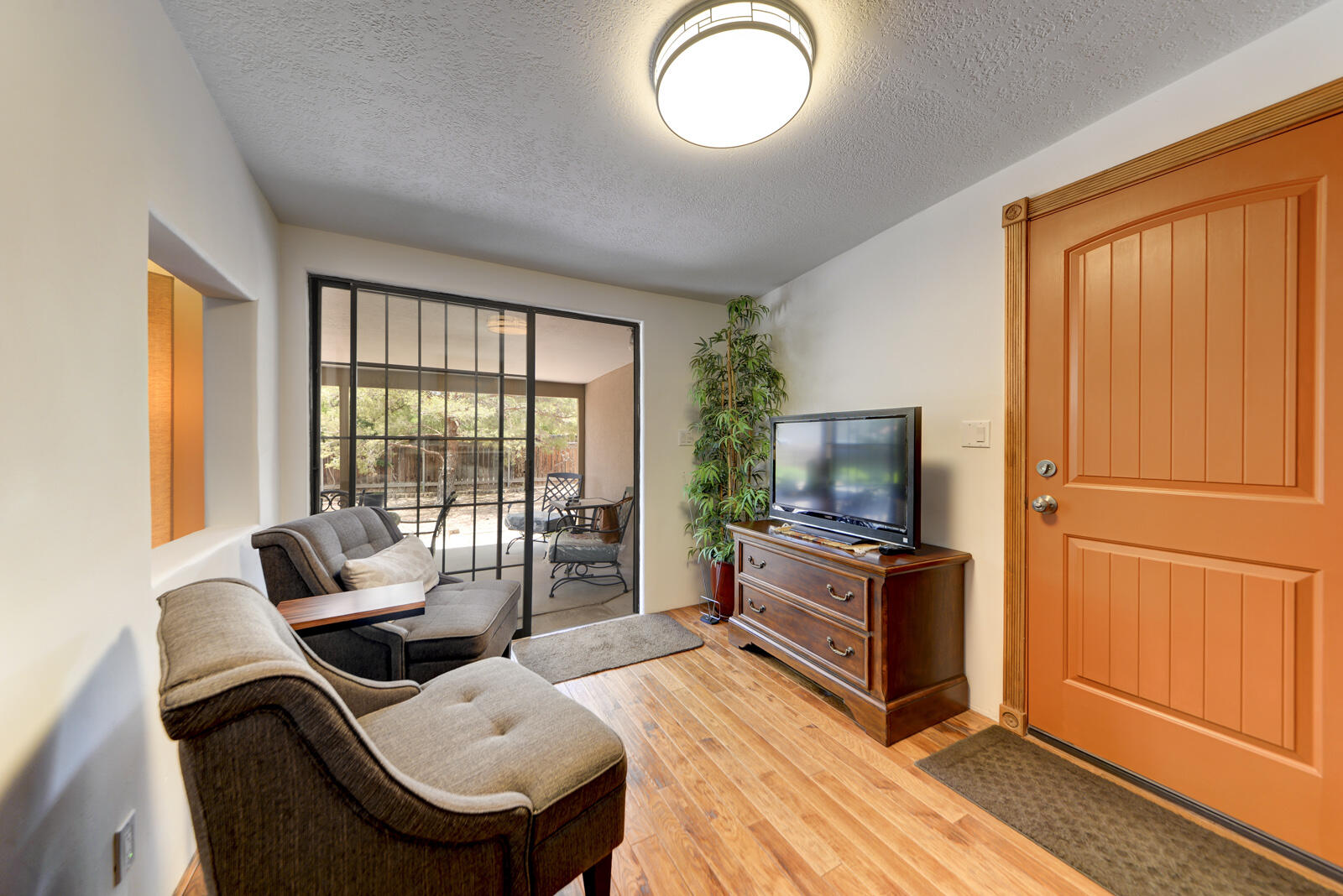 3745 MANCHESTER Drive NW