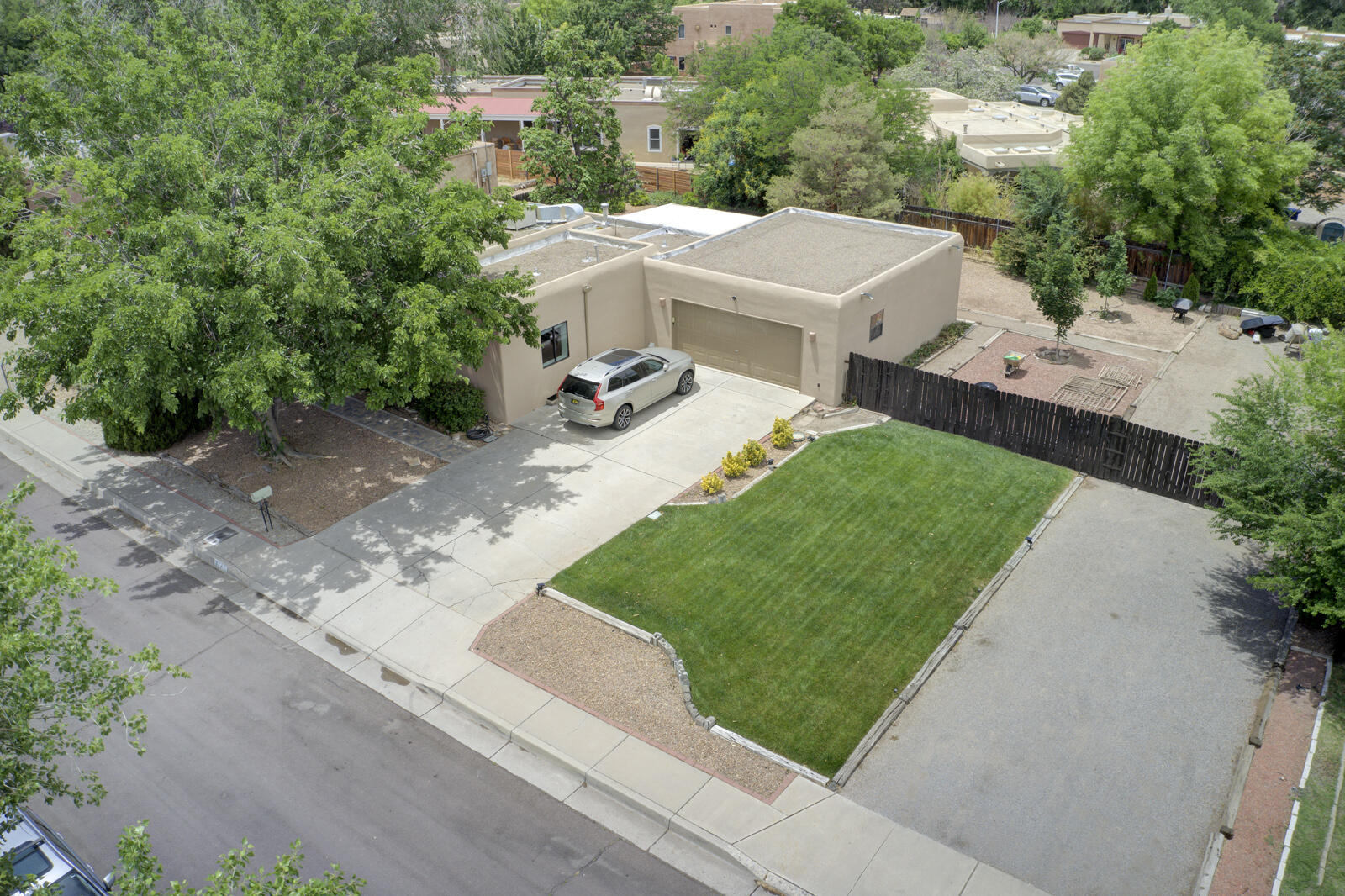 3745 MANCHESTER Drive NW