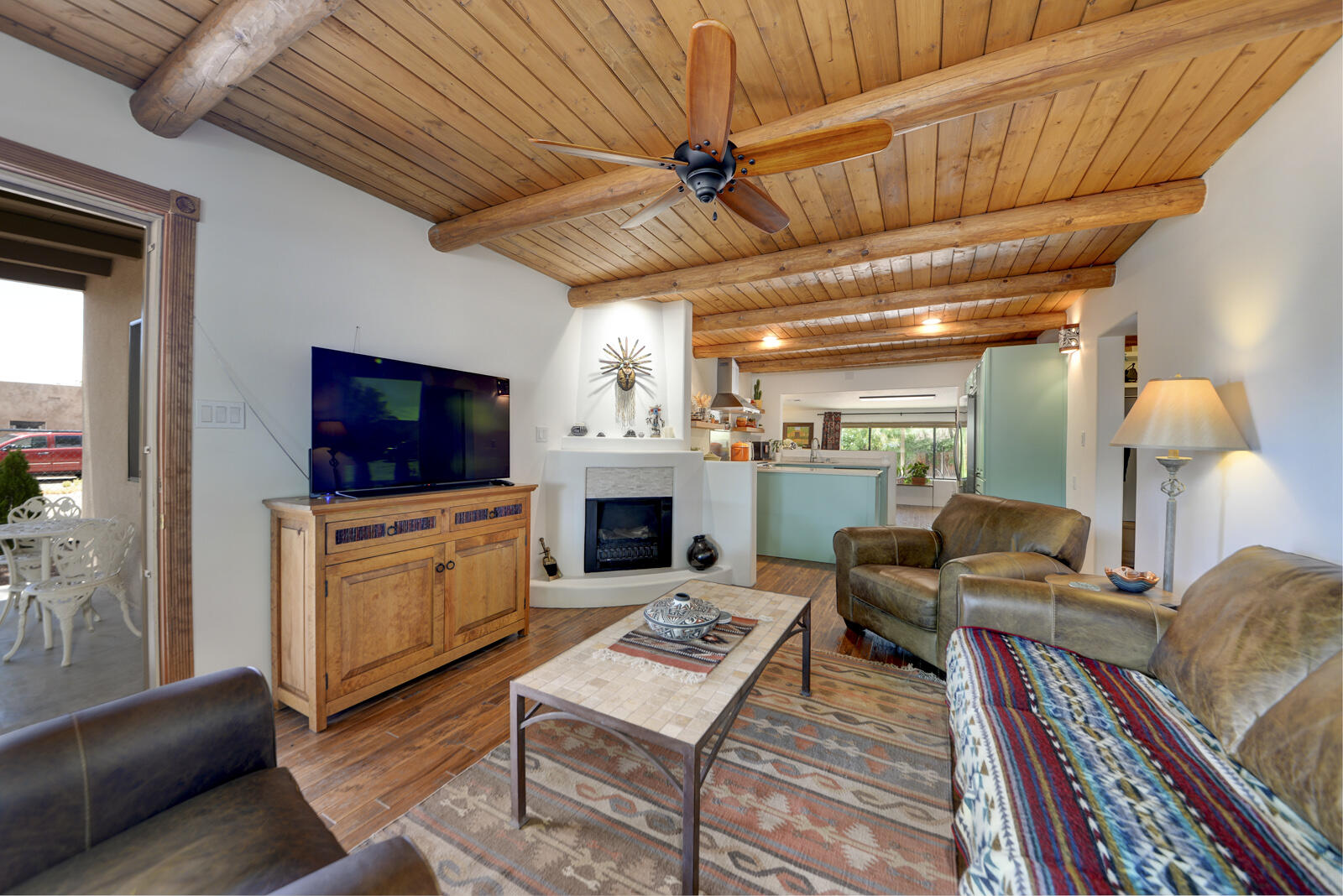 3745 MANCHESTER Drive NW