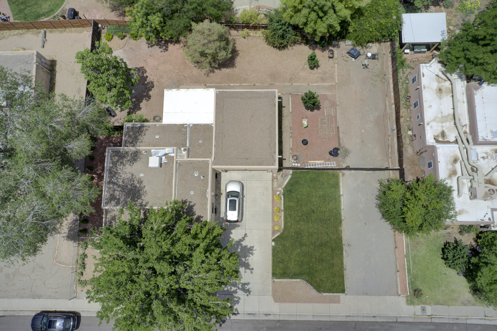 3745 MANCHESTER Drive NW