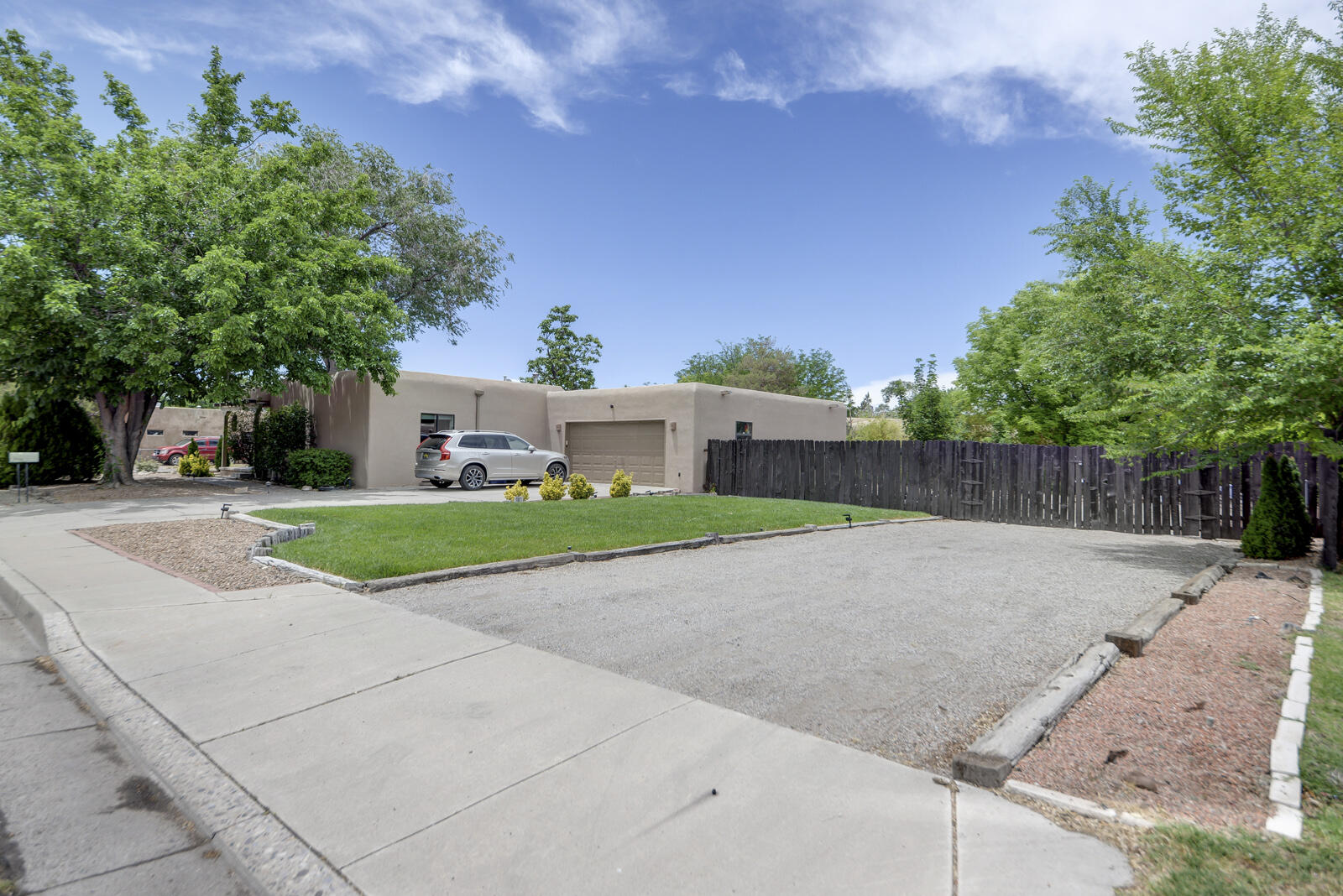 3745 MANCHESTER Drive NW