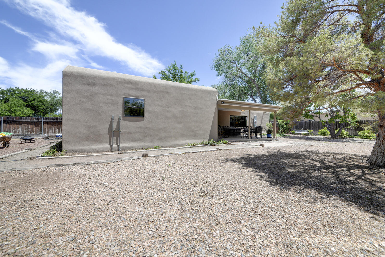 3745 MANCHESTER Drive NW