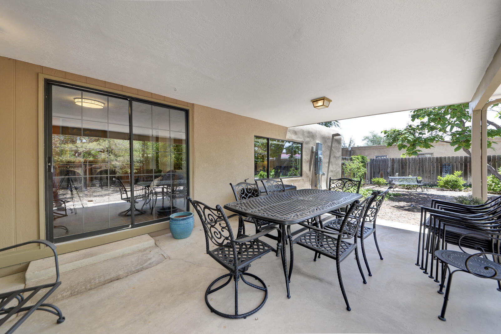 3745 MANCHESTER Drive NW