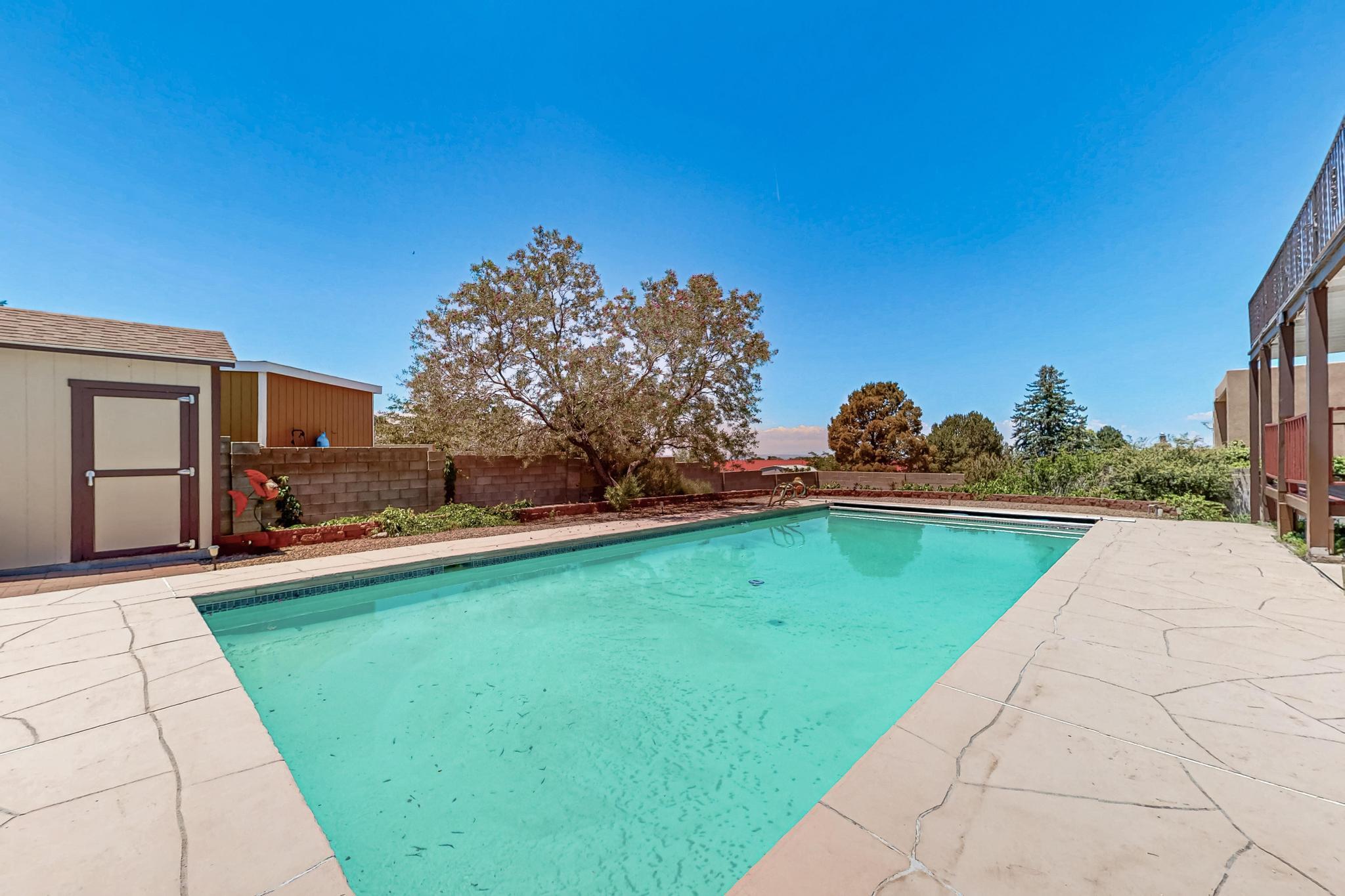 715 PARKSIDE Drive NE