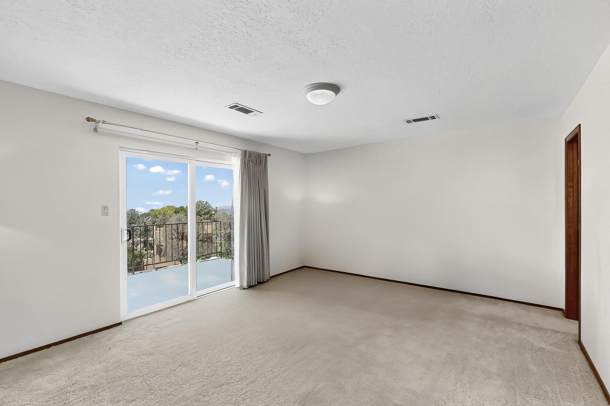 715 PARKSIDE Drive NE