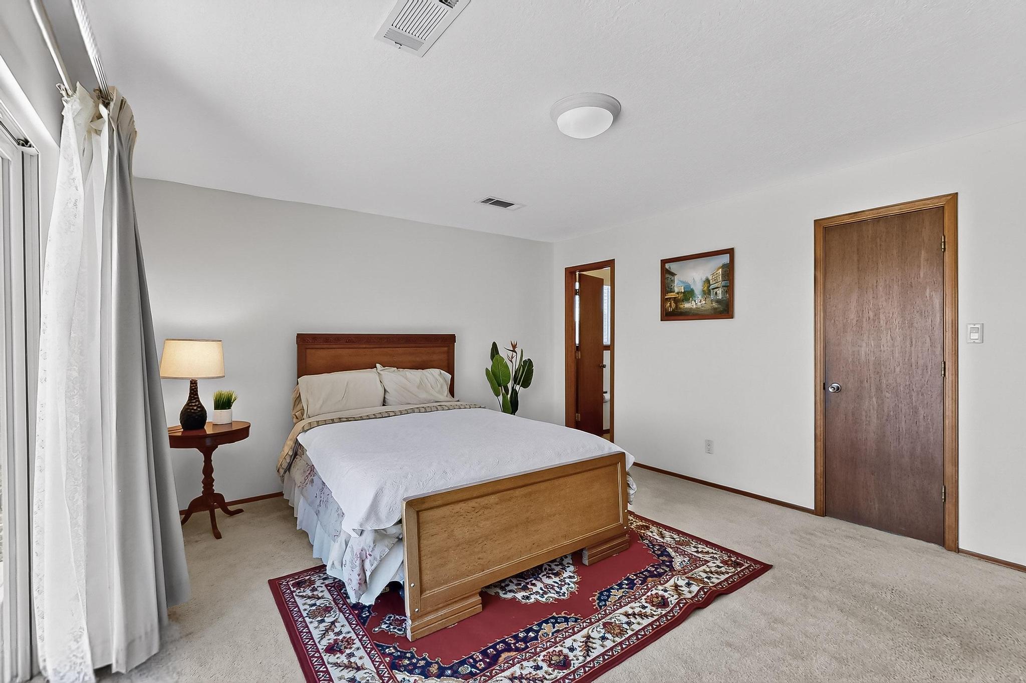 715 PARKSIDE Drive NE