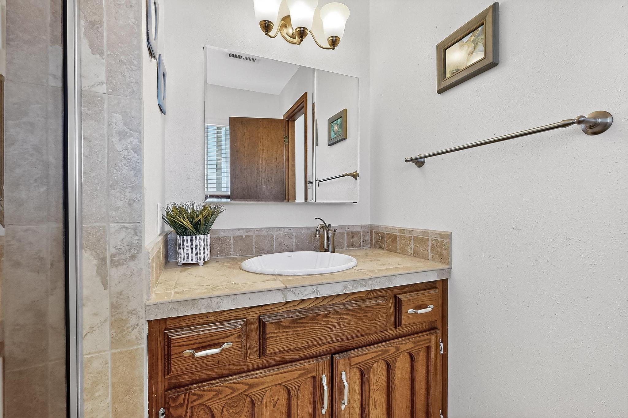 715 PARKSIDE Drive NE