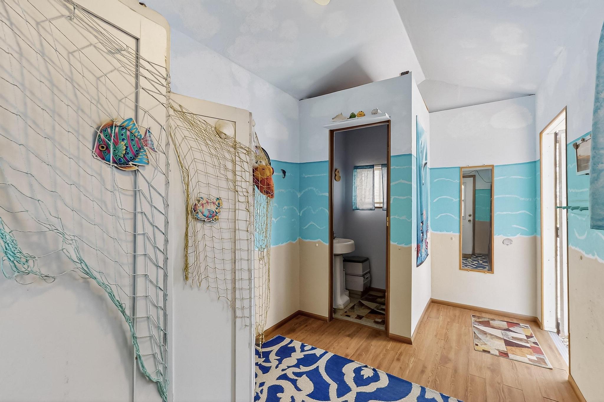 715 PARKSIDE Drive NE