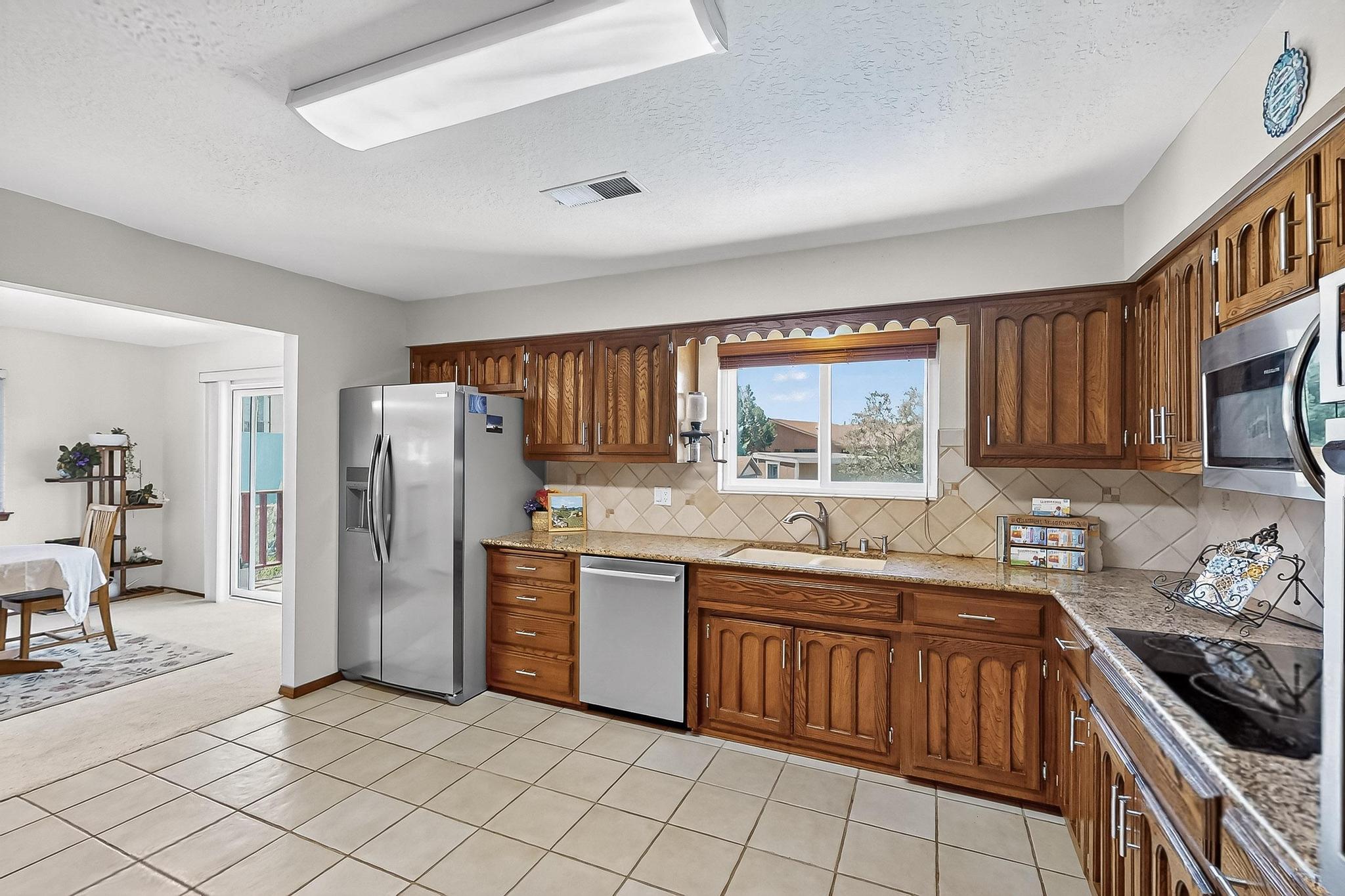 715 PARKSIDE Drive NE