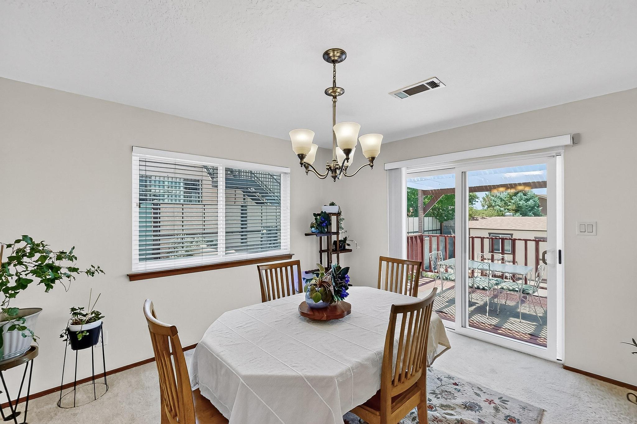 715 PARKSIDE Drive NE