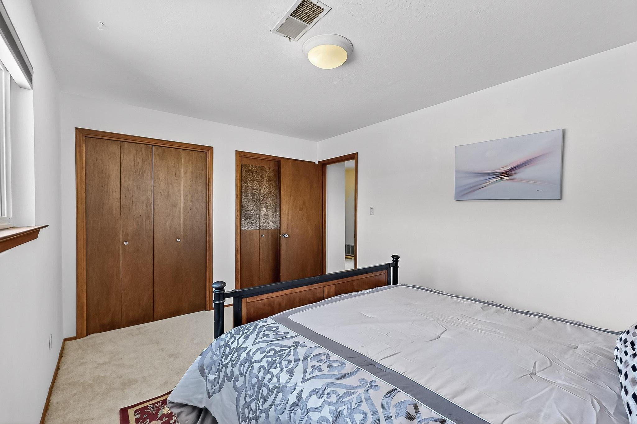 715 PARKSIDE Drive NE