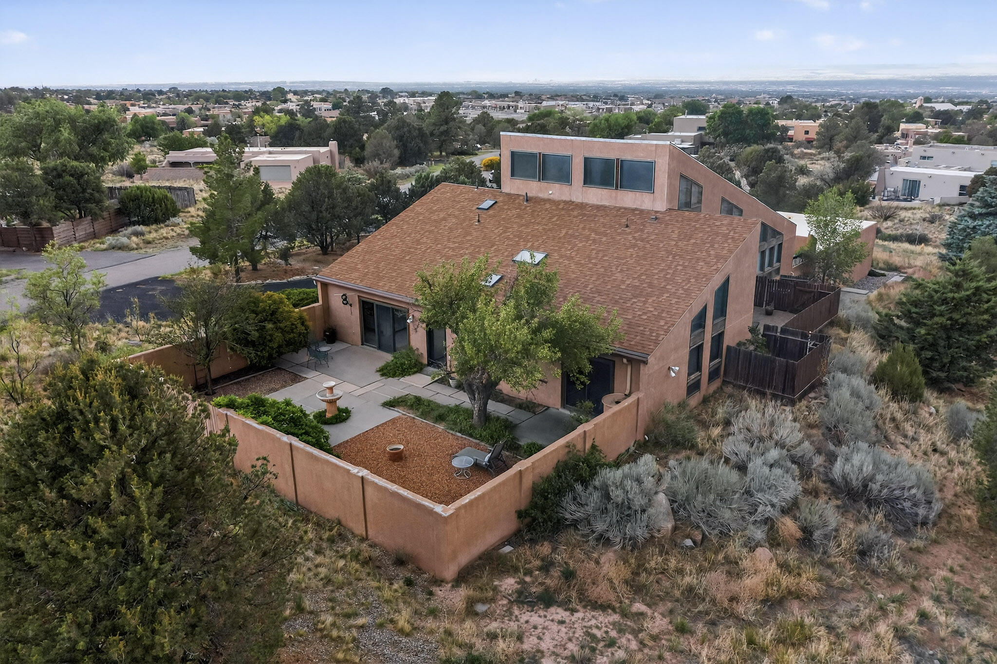 450 LIVE OAK Lane NE