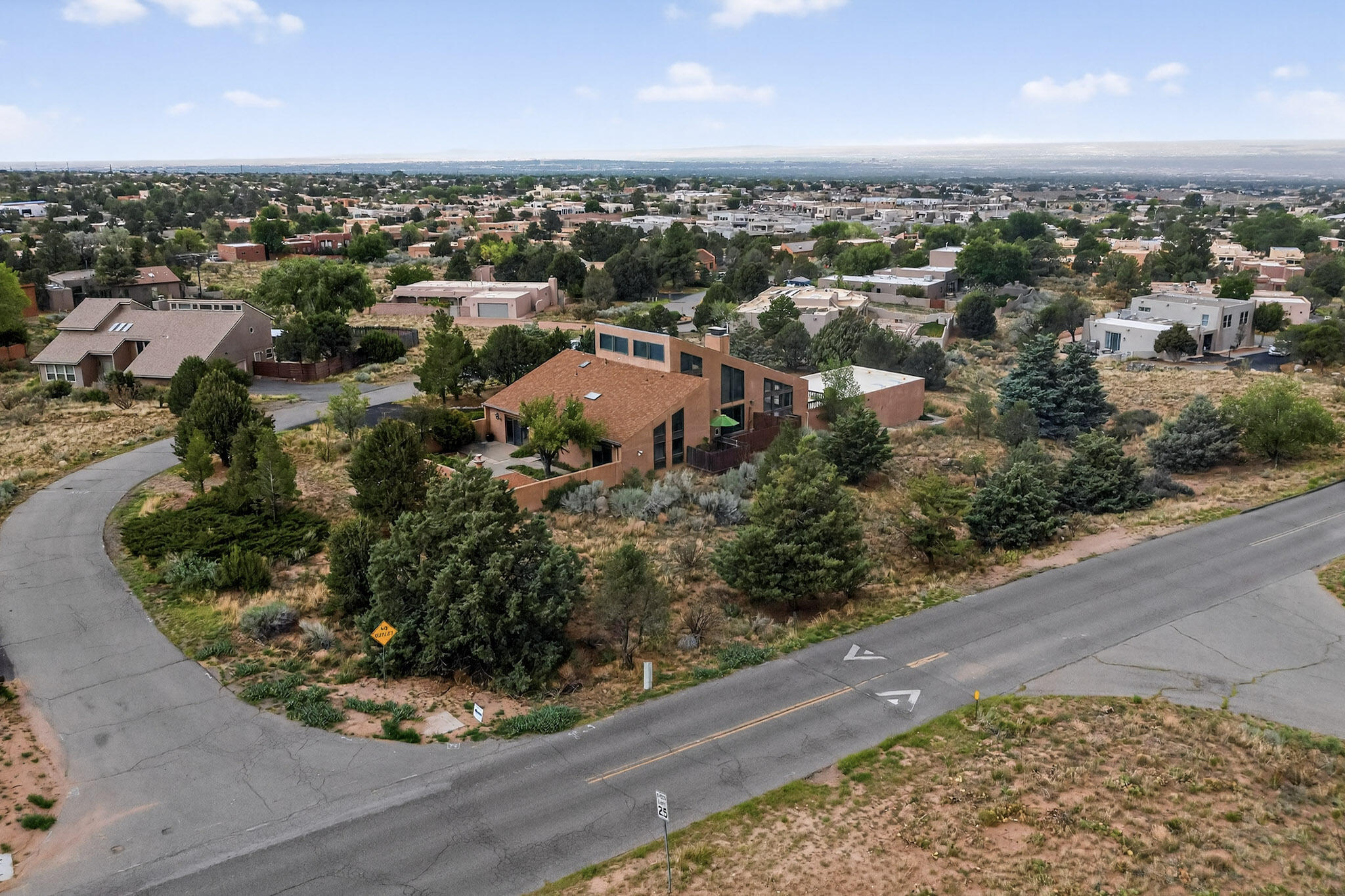 450 LIVE OAK Lane NE