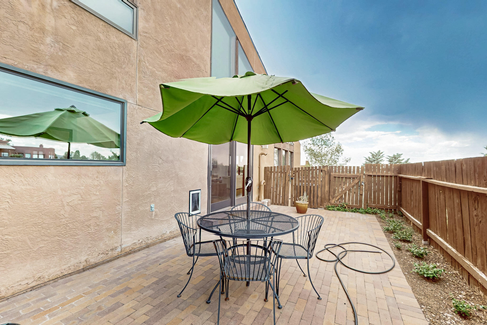 450 LIVE OAK Lane NE