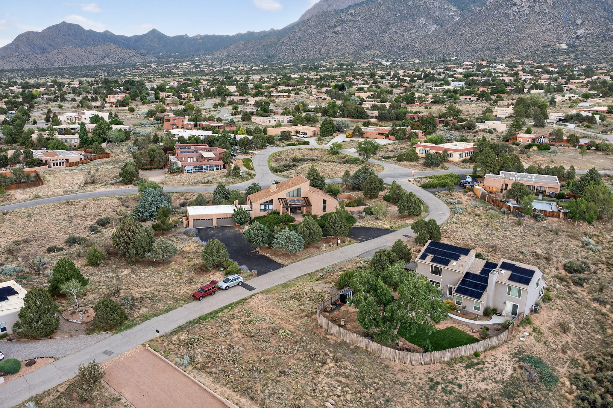 450 LIVE OAK Lane NE