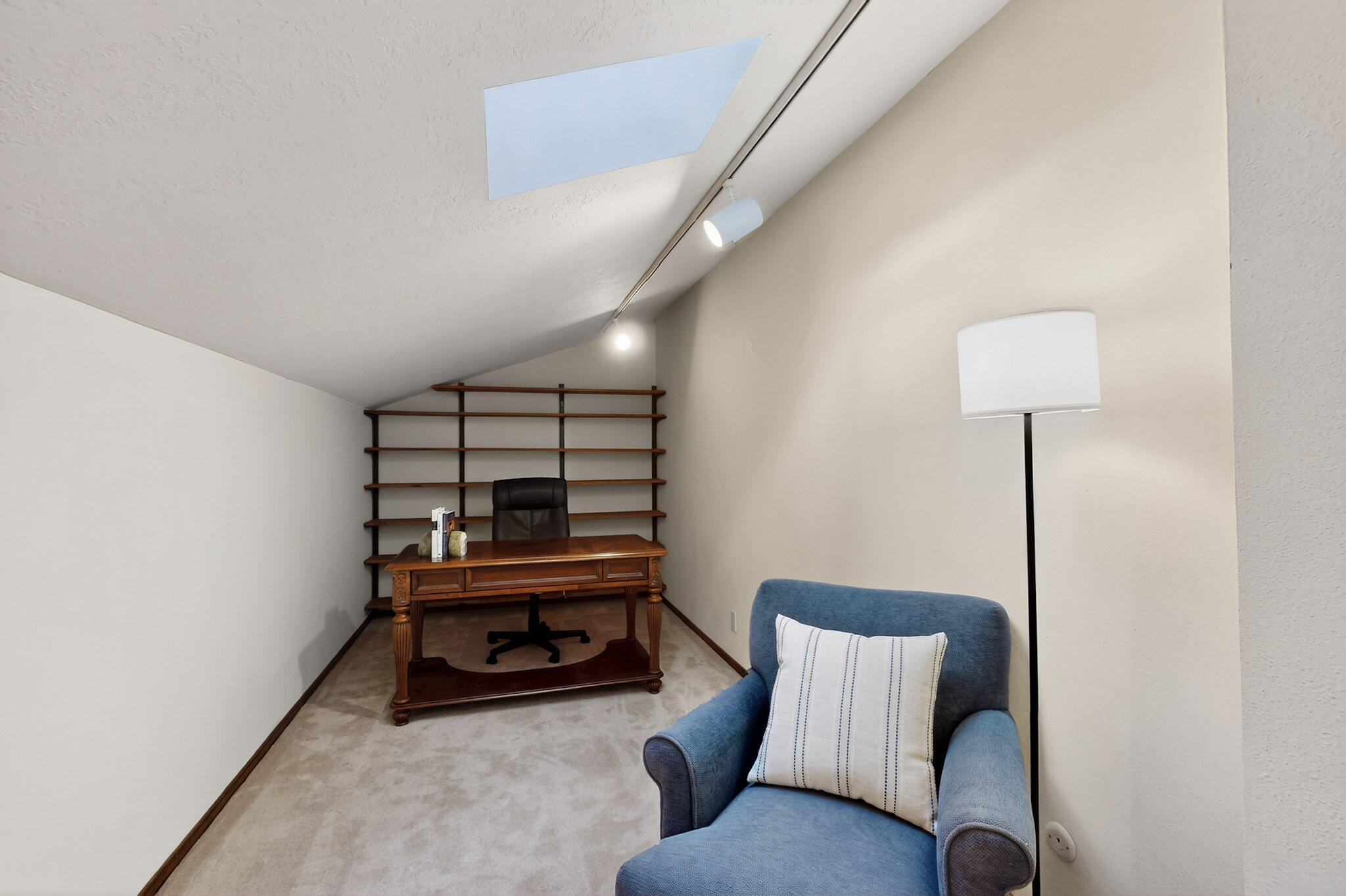 450 LIVE OAK Lane NE