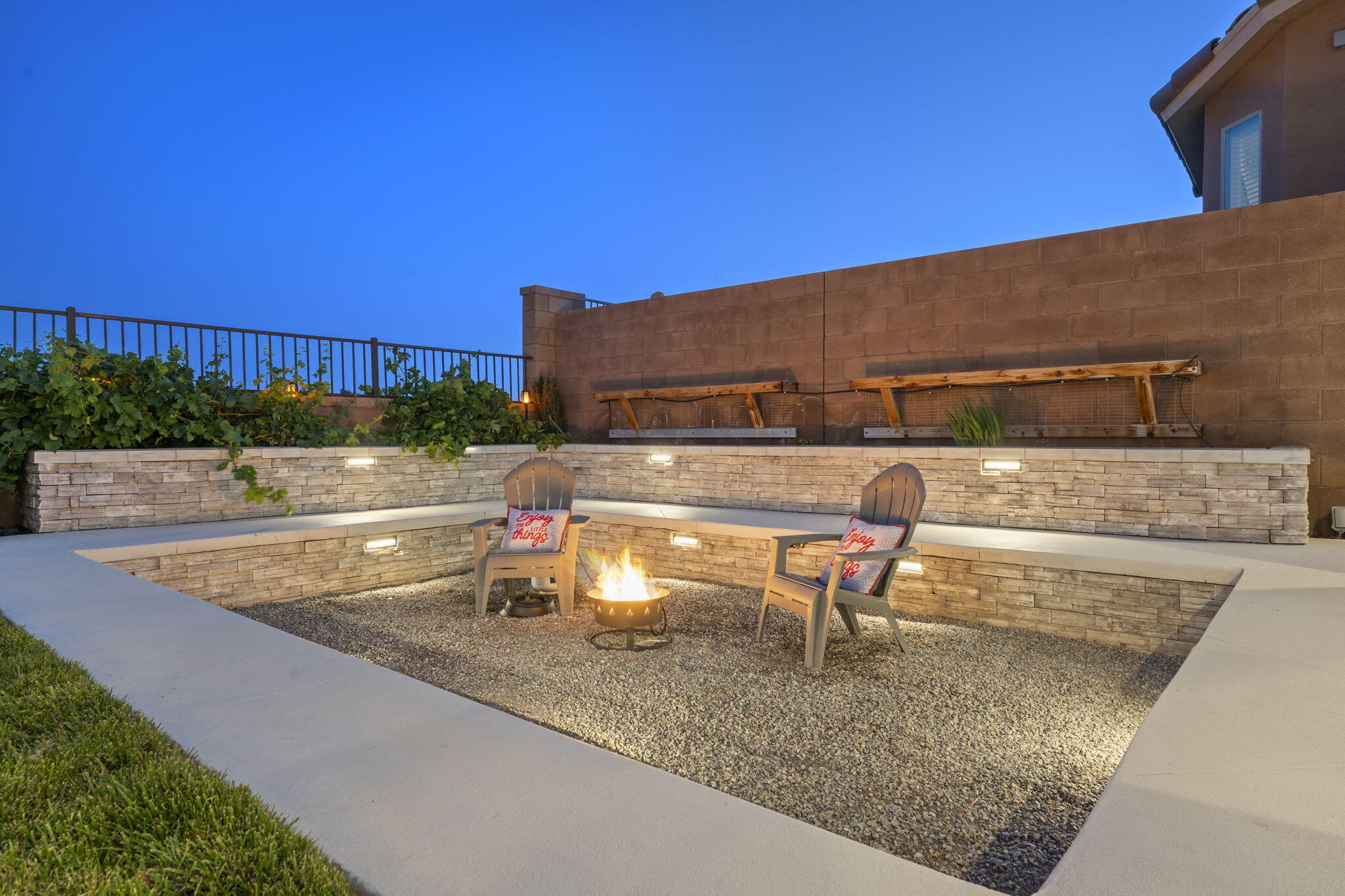 9128 Vista Bosquejo Road NW