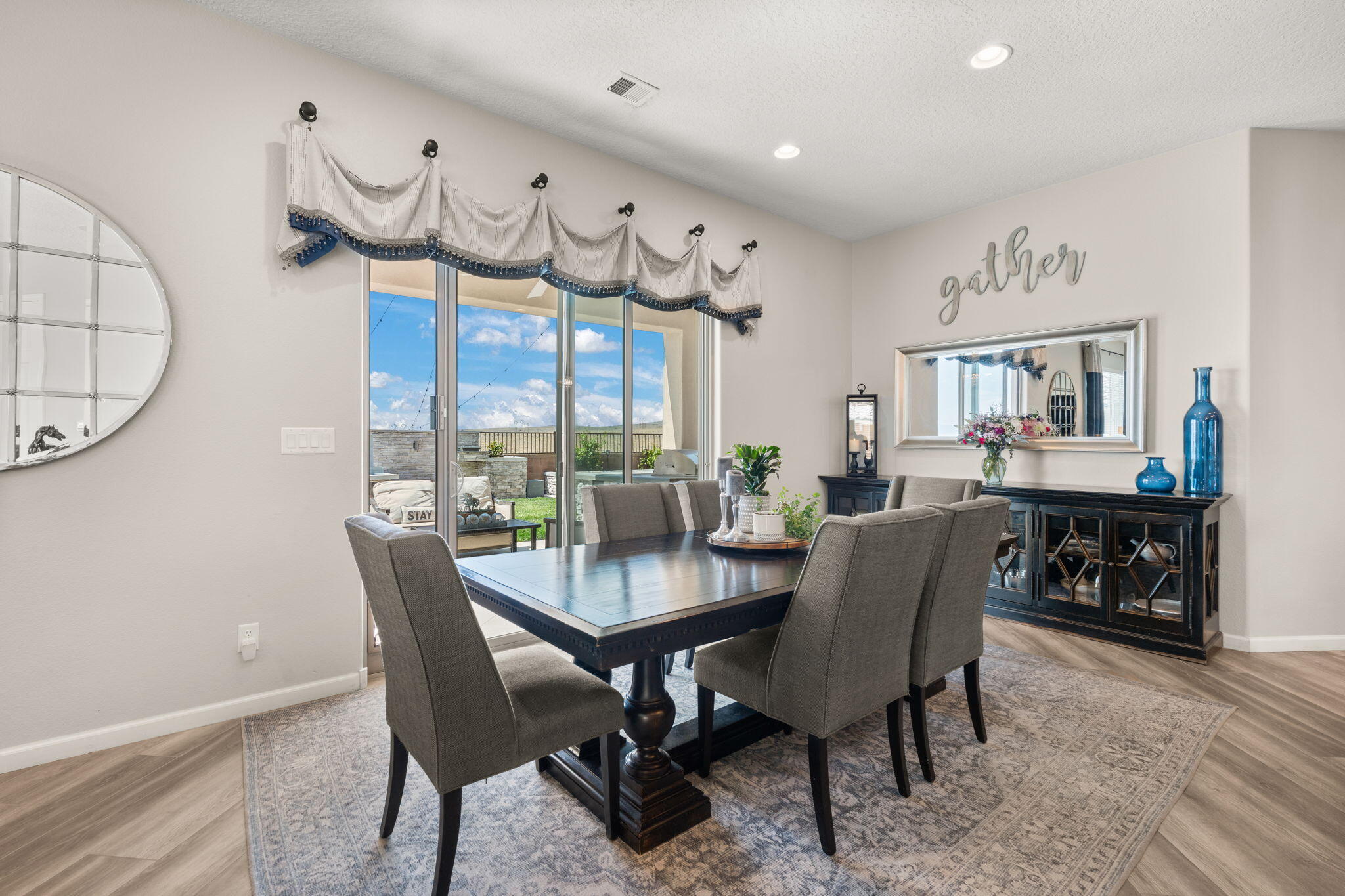 9128 Vista Bosquejo Road NW