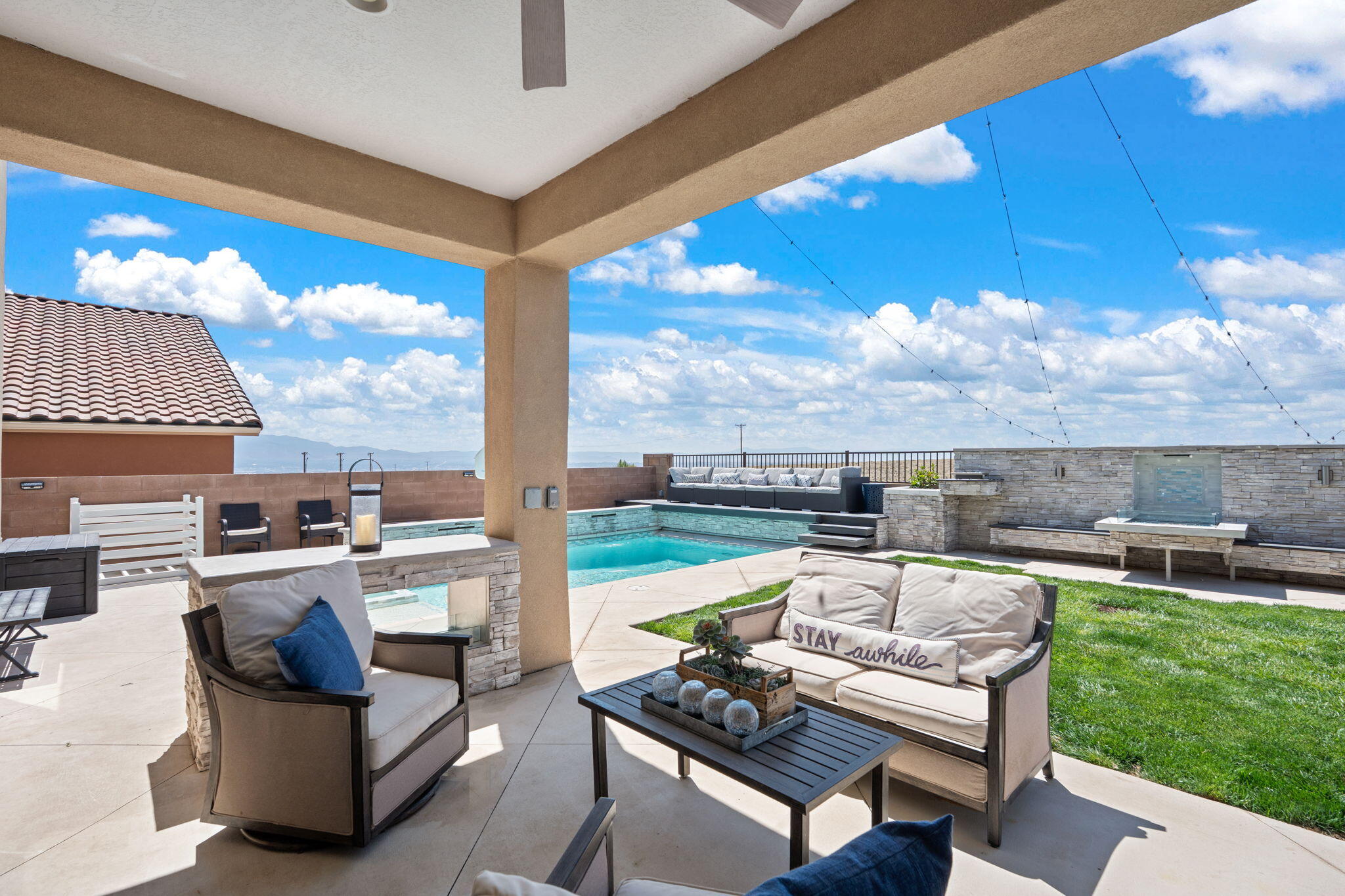 9128 Vista Bosquejo Road NW