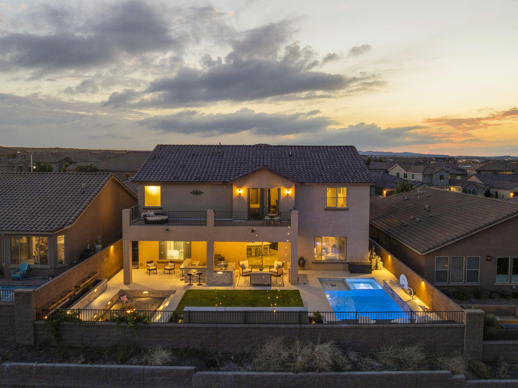 9128 Vista Bosquejo Road NW