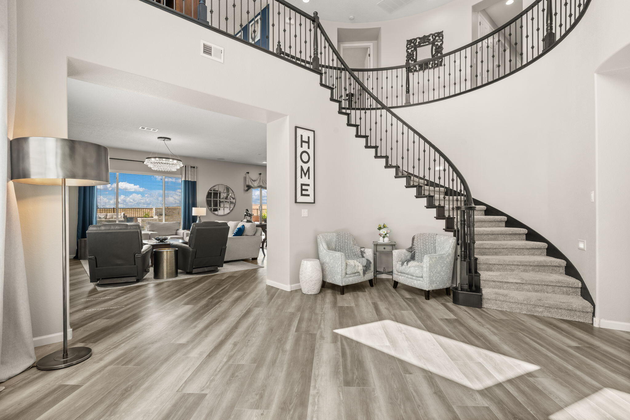 9128 Vista Bosquejo Road NW