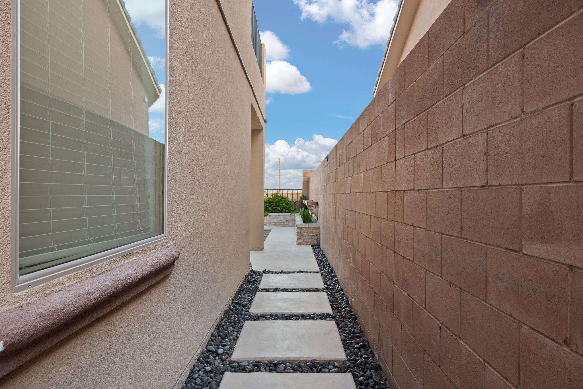 9128 Vista Bosquejo Road NW