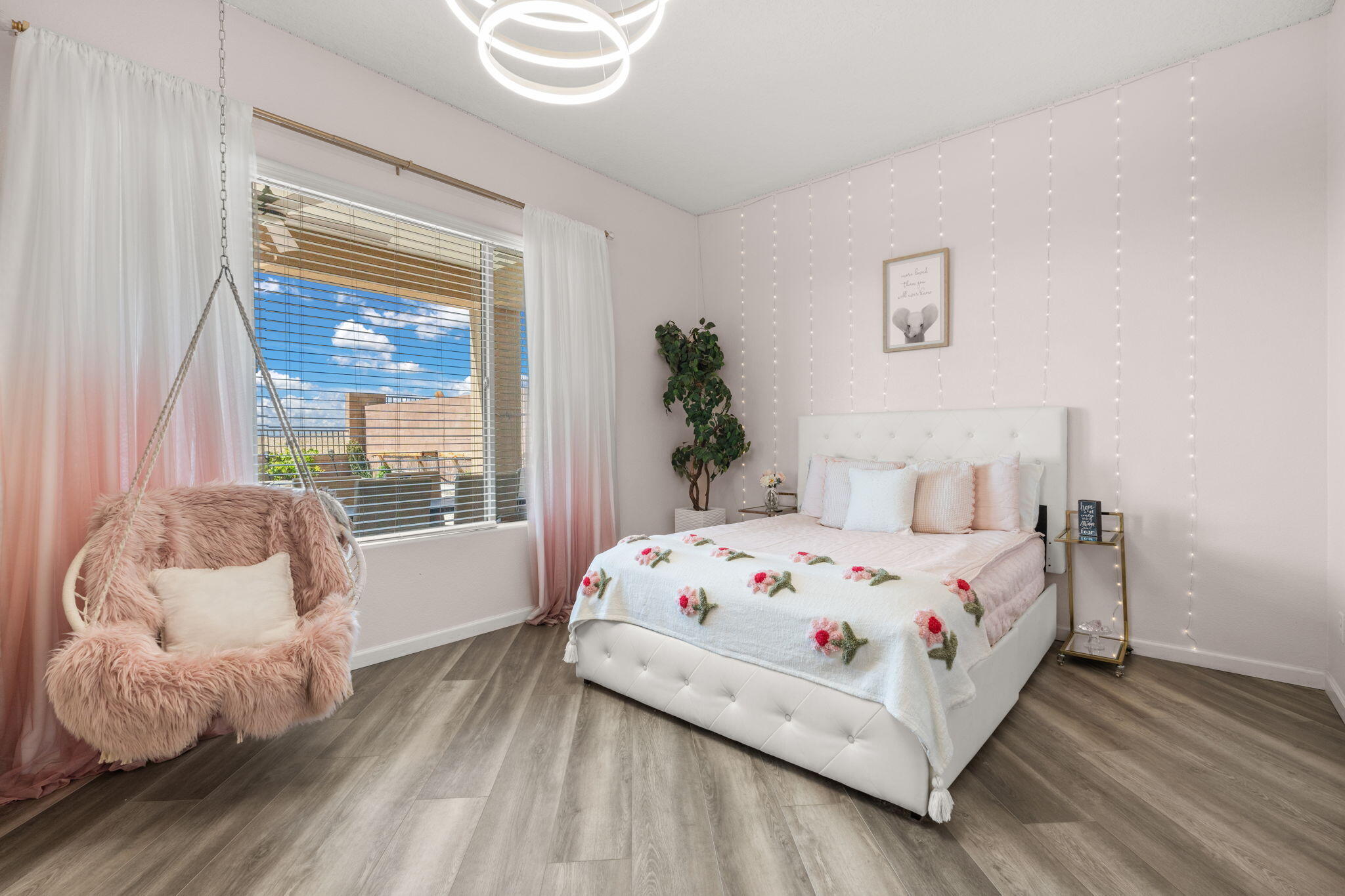 9128 Vista Bosquejo Road NW