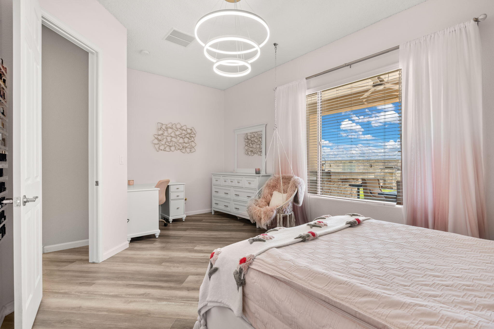 9128 Vista Bosquejo Road NW