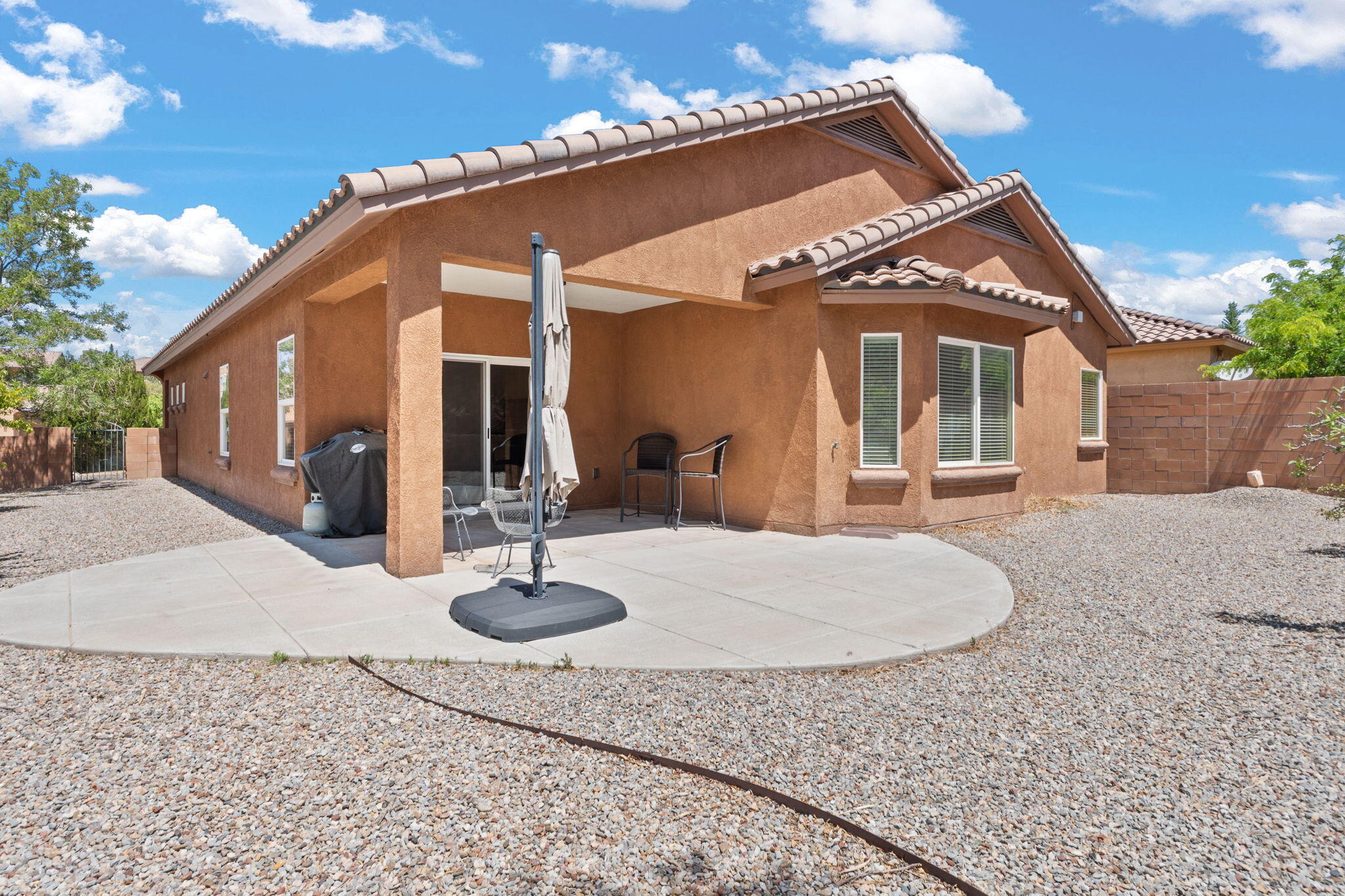 429 Paseo Vista Loop NE