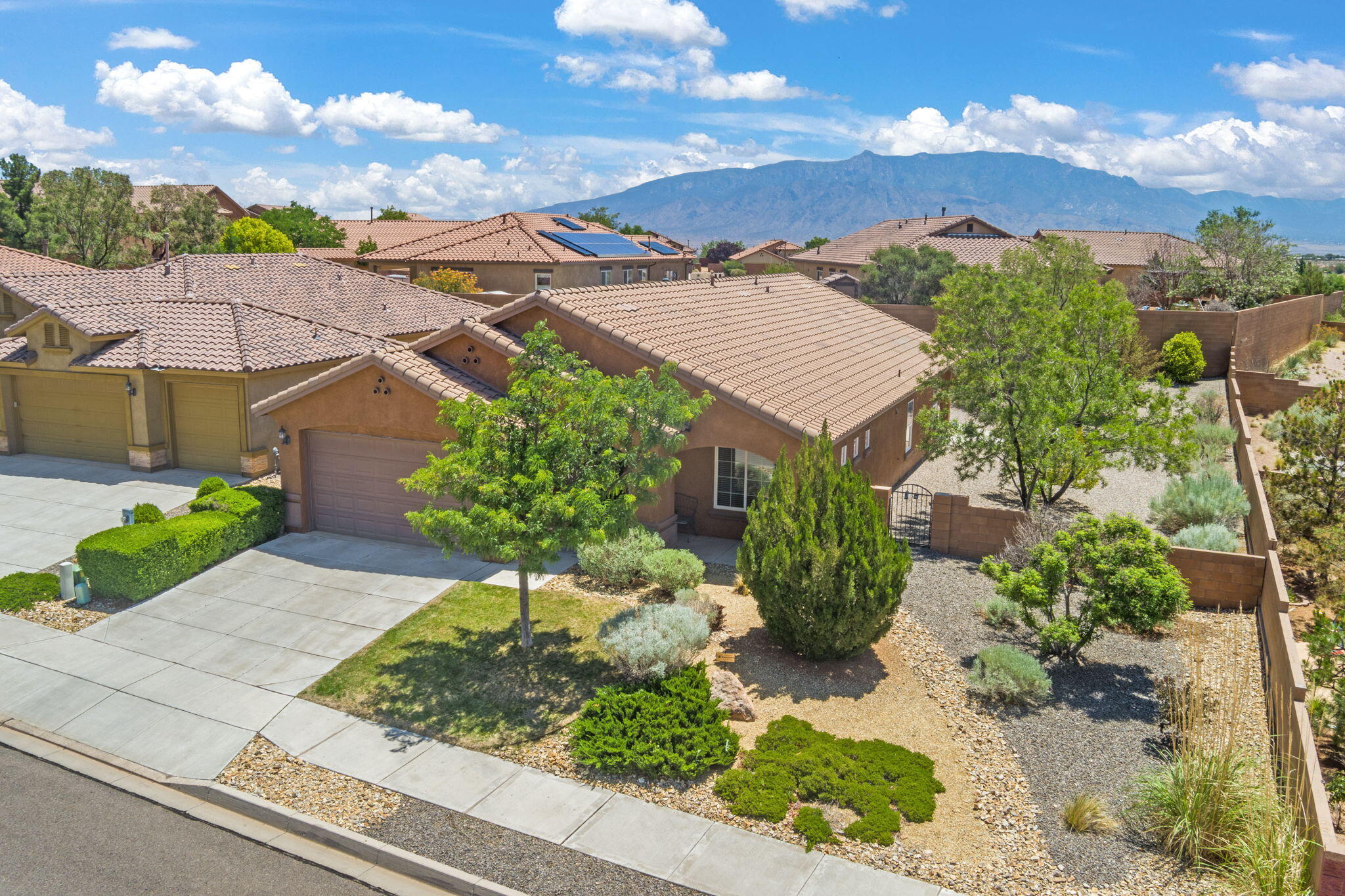 429 Paseo Vista Loop NE