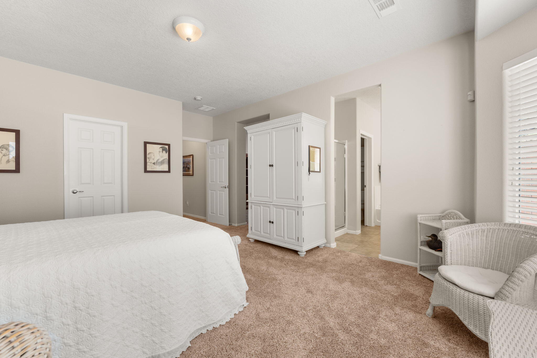 429 Paseo Vista Loop NE