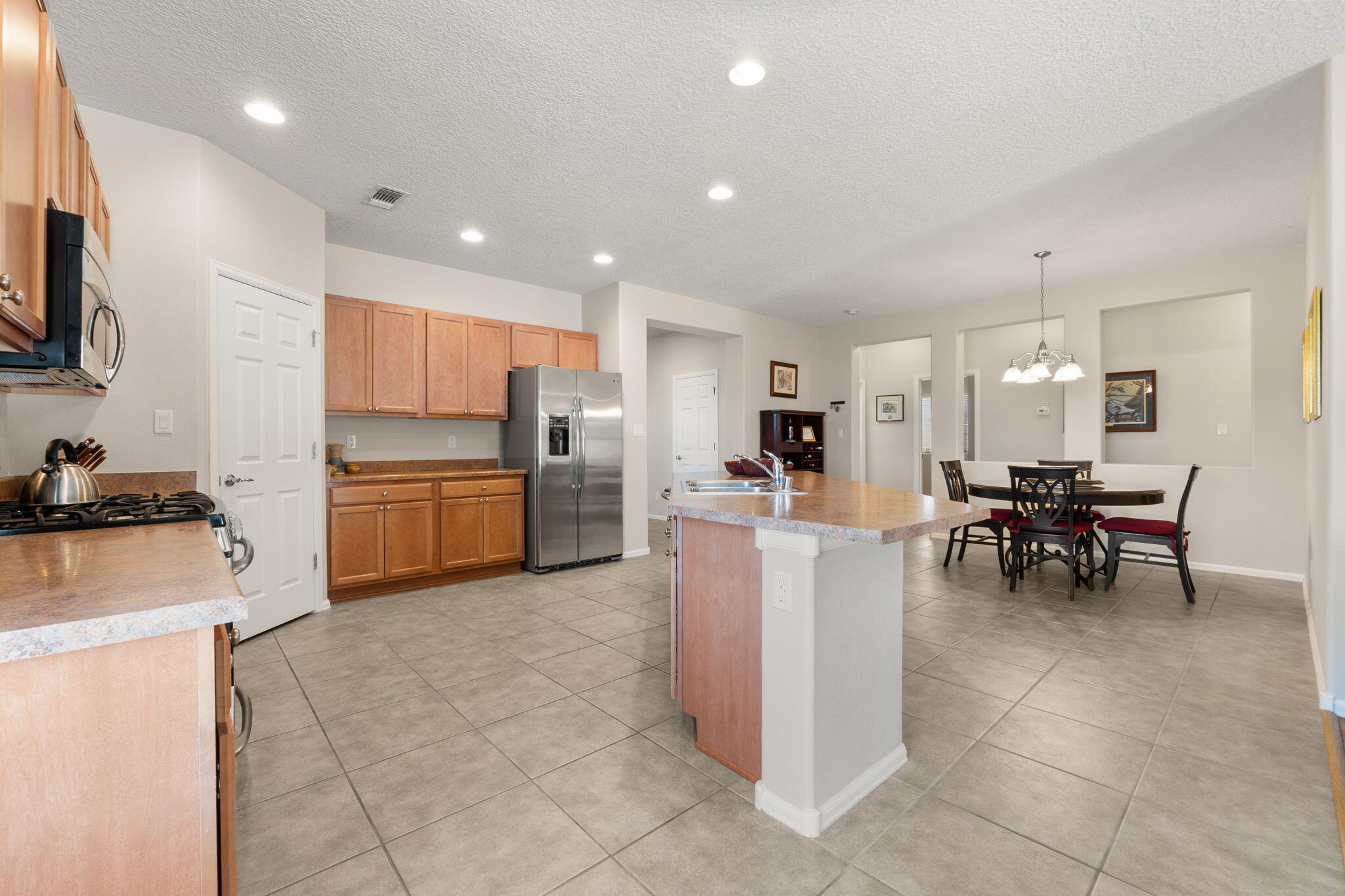 429 Paseo Vista Loop NE