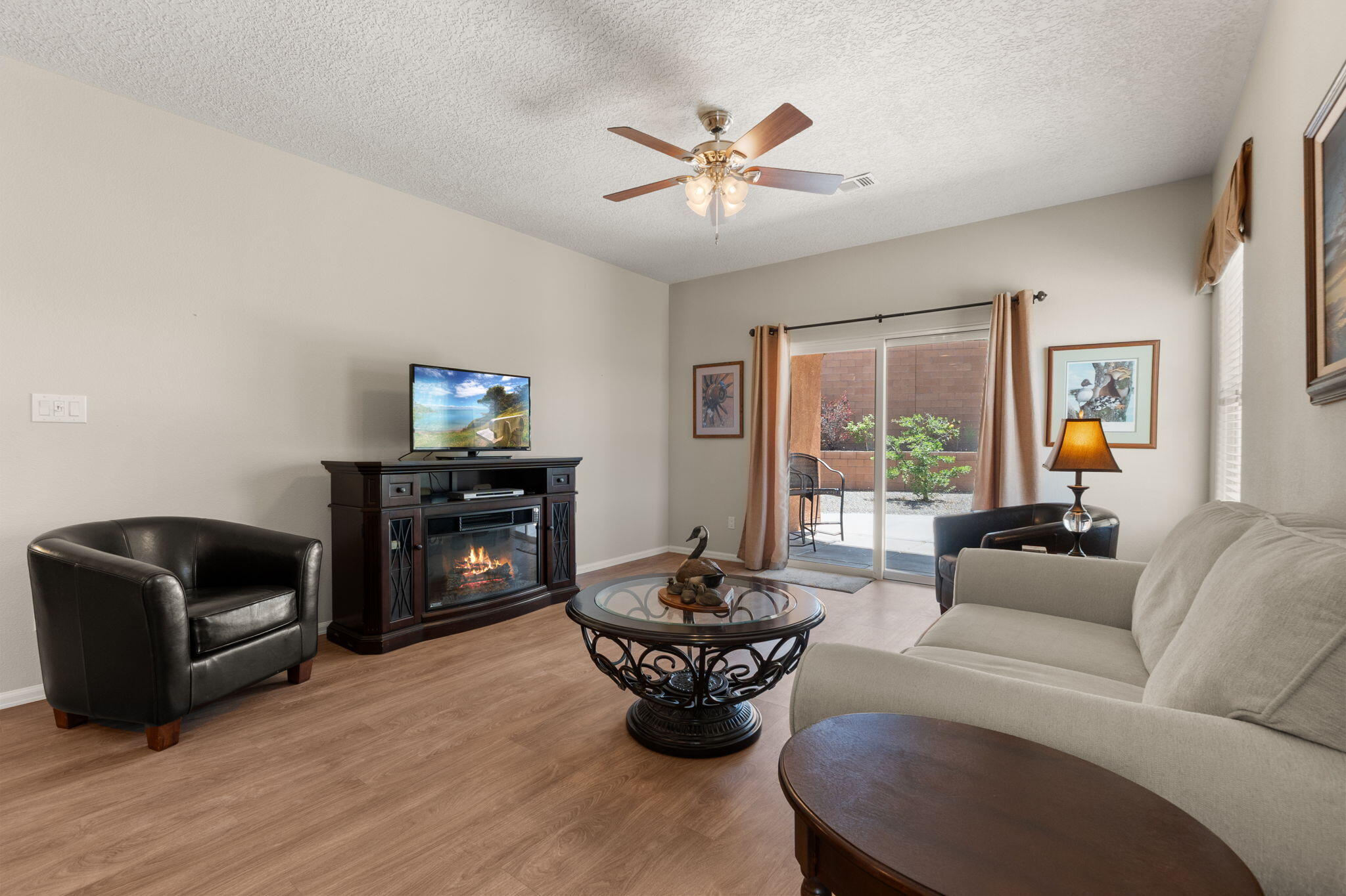 429 Paseo Vista Loop NE