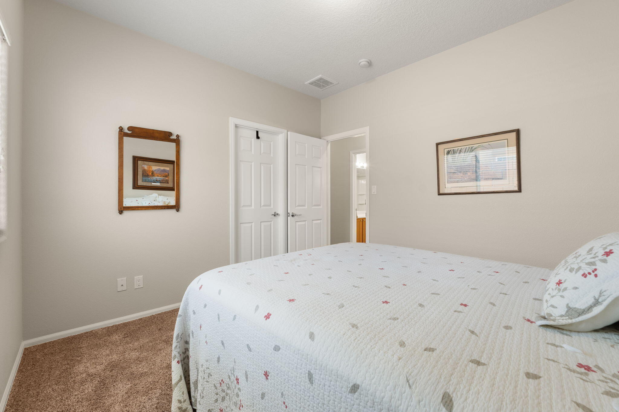 429 Paseo Vista Loop NE