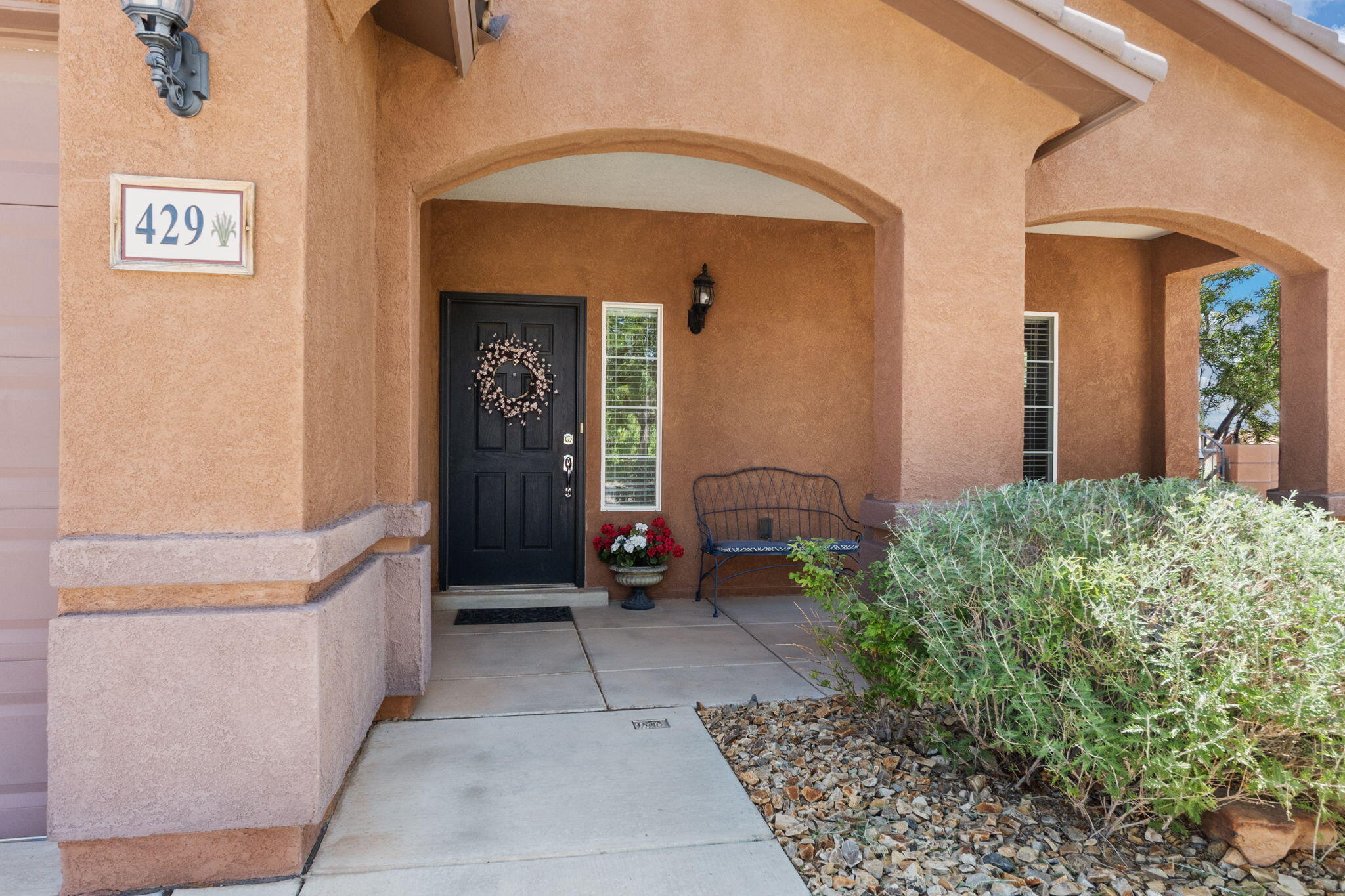 429 Paseo Vista Loop NE