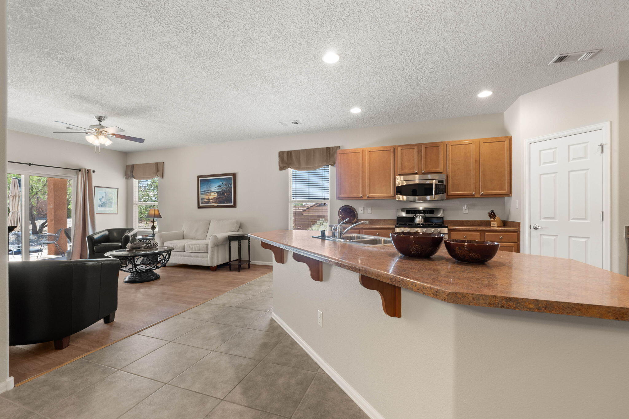 429 Paseo Vista Loop NE