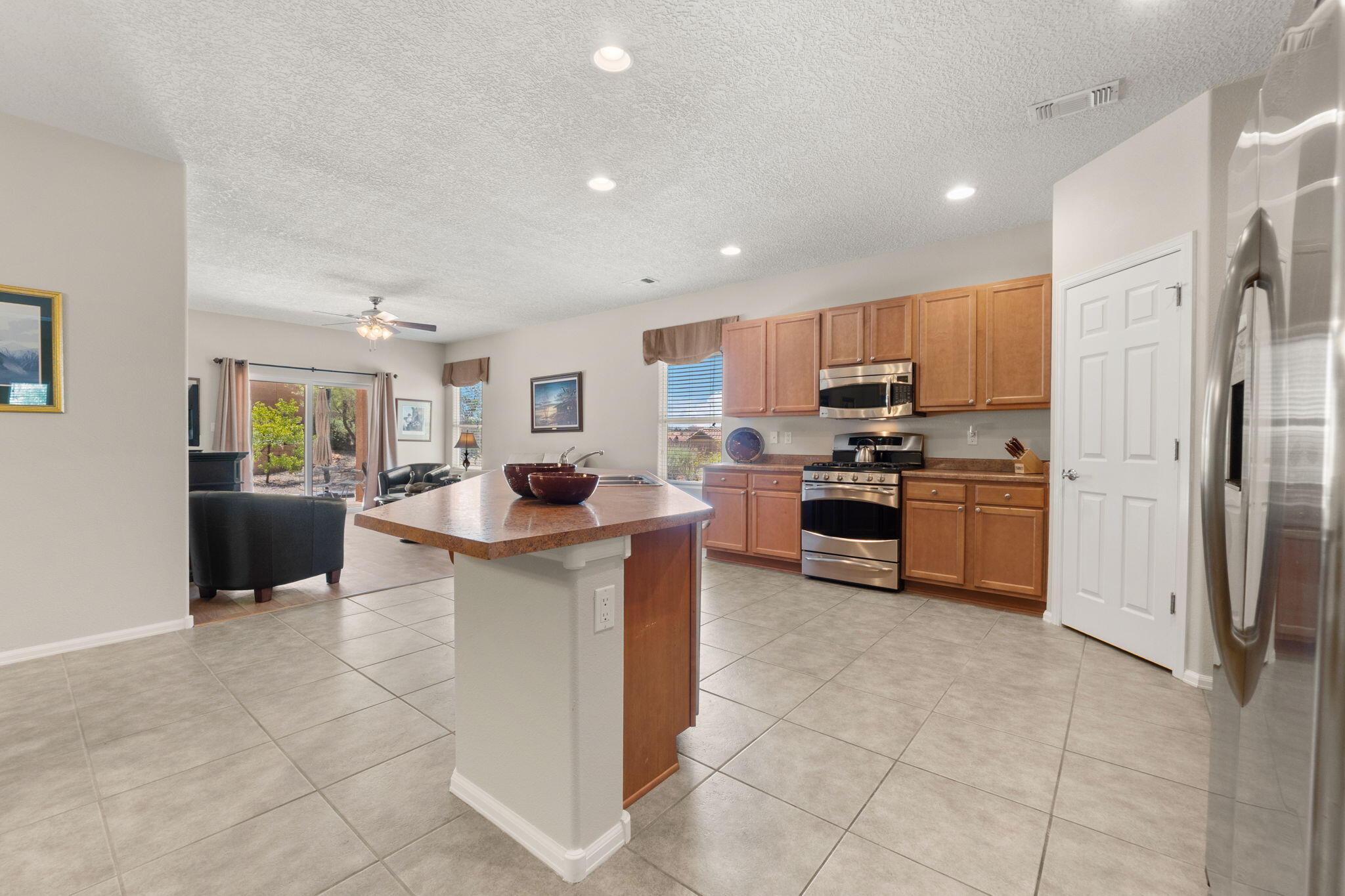 429 Paseo Vista Loop NE