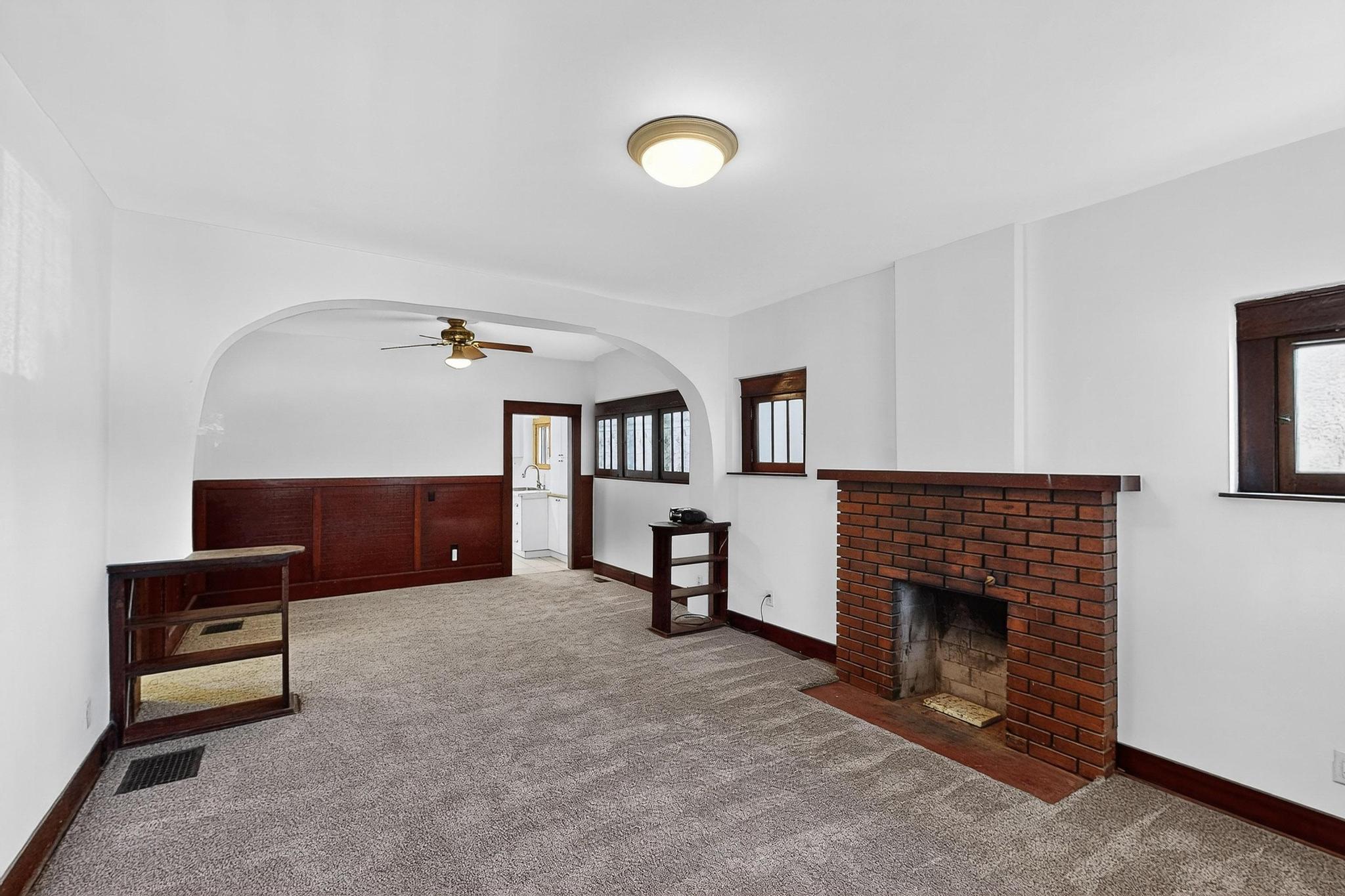 111 COLUMBIA Drive SE