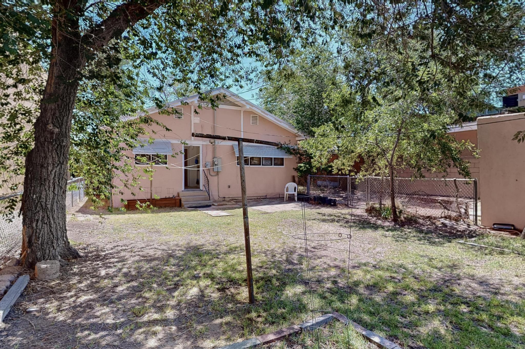 111 COLUMBIA Drive SE