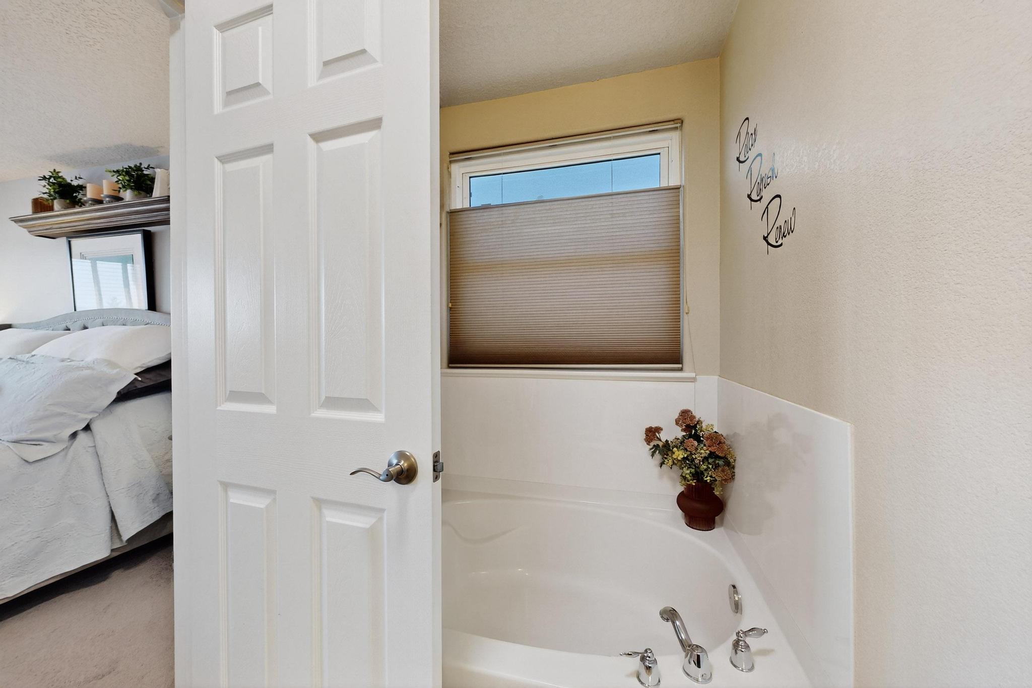 10204 MOGOLLON Drive NW