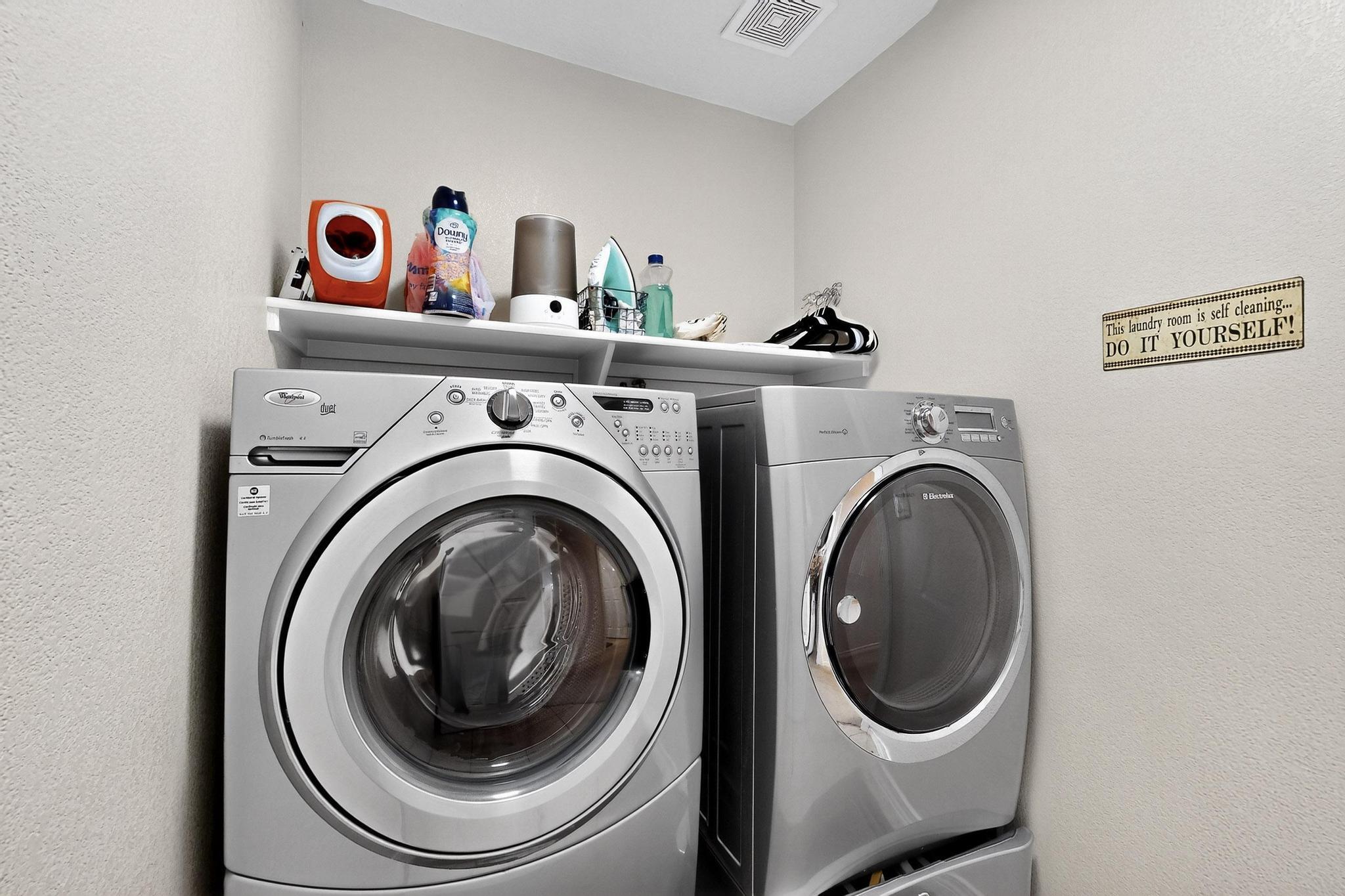 10204 MOGOLLON Drive NW