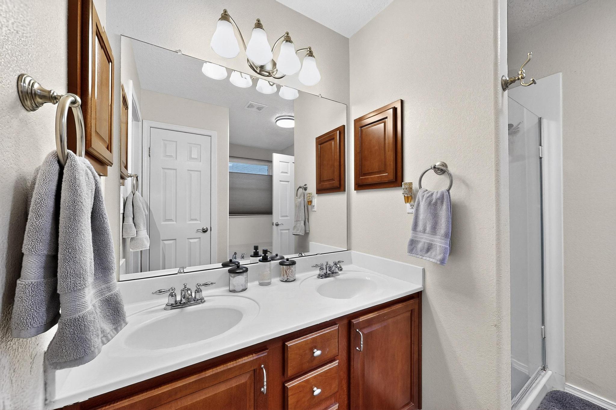 10204 MOGOLLON Drive NW