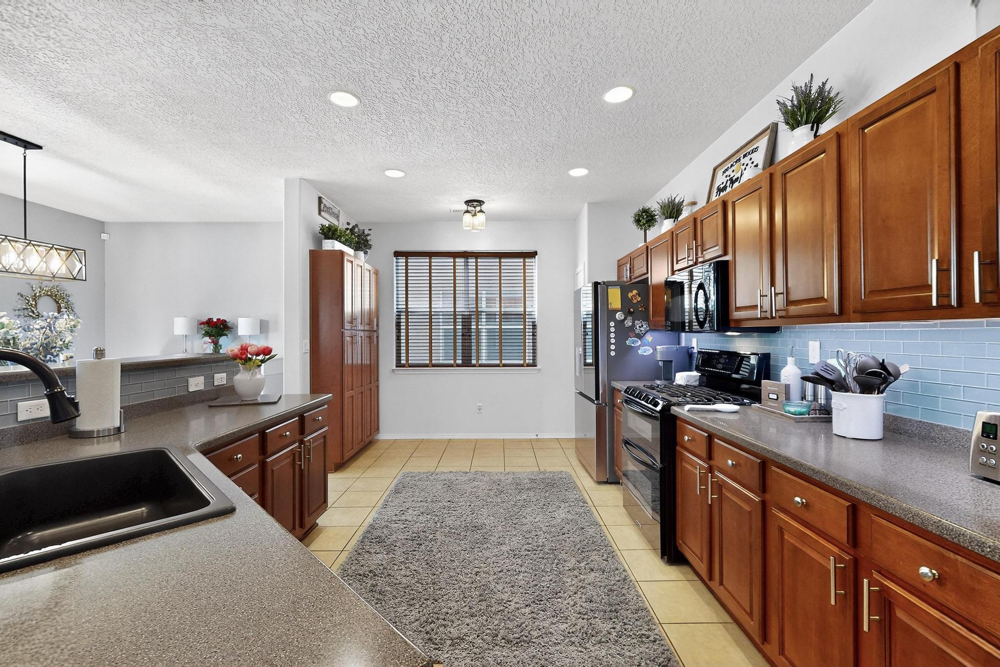 10204 MOGOLLON Drive NW