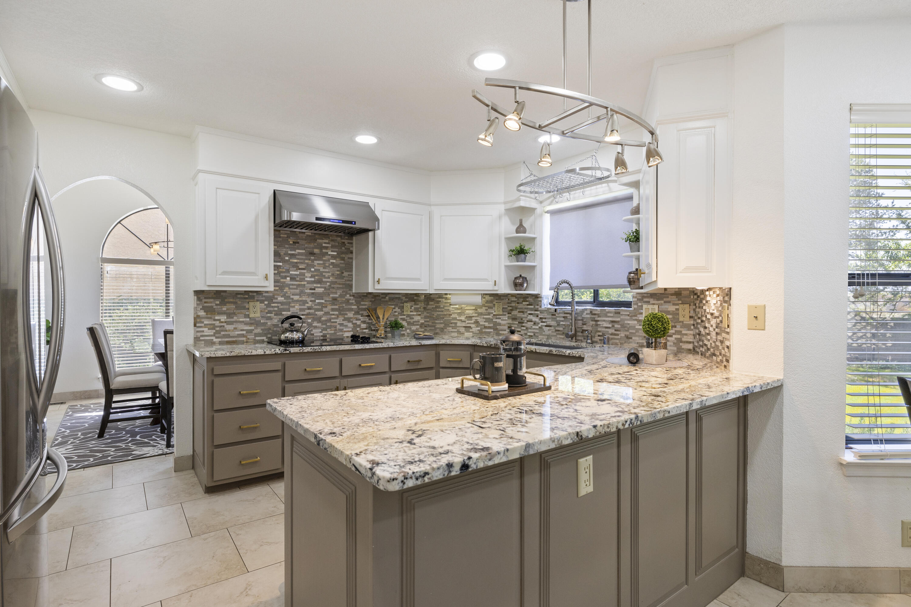 8712 Greenarbor Road NE