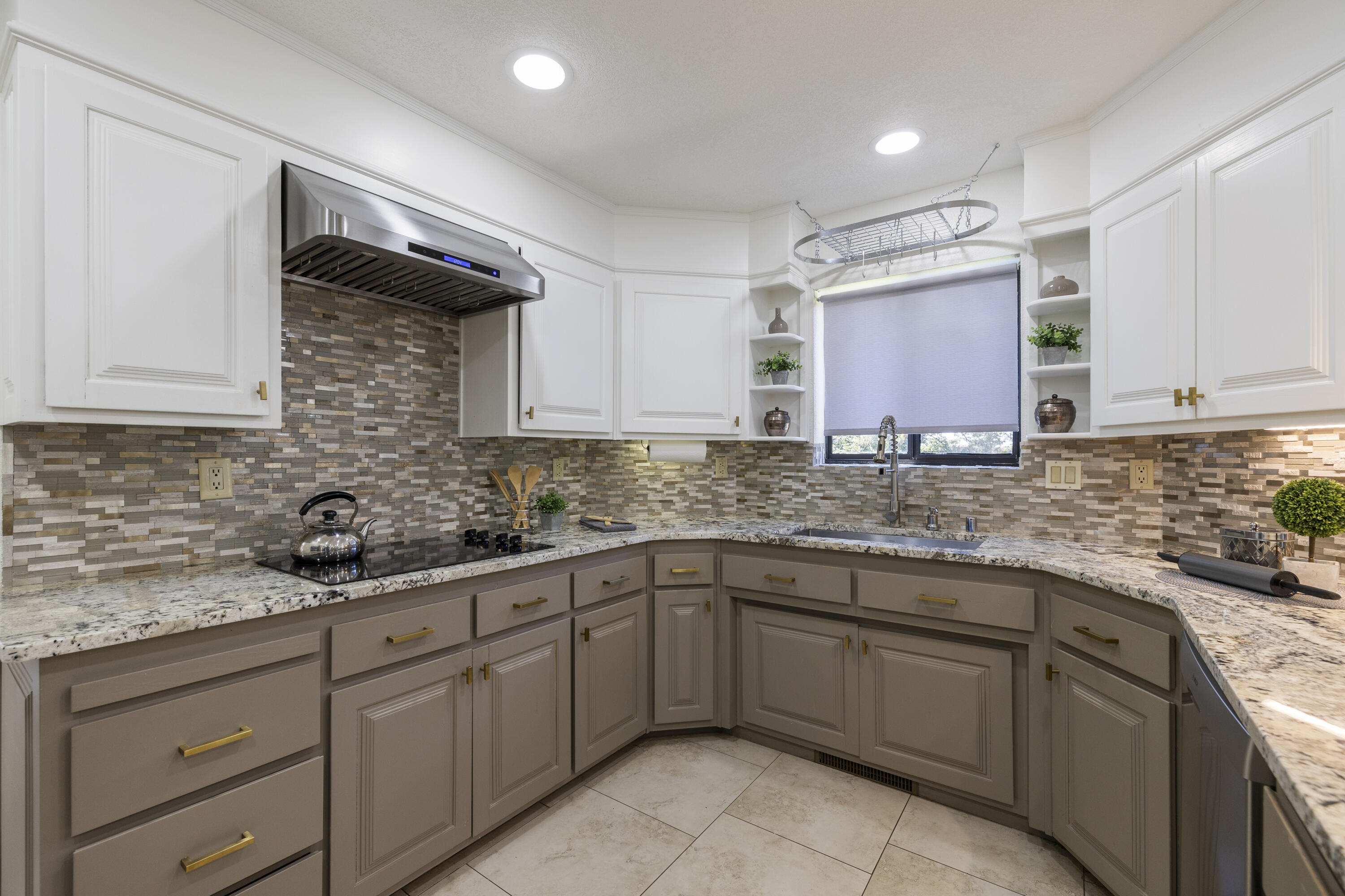 8712 Greenarbor Road NE