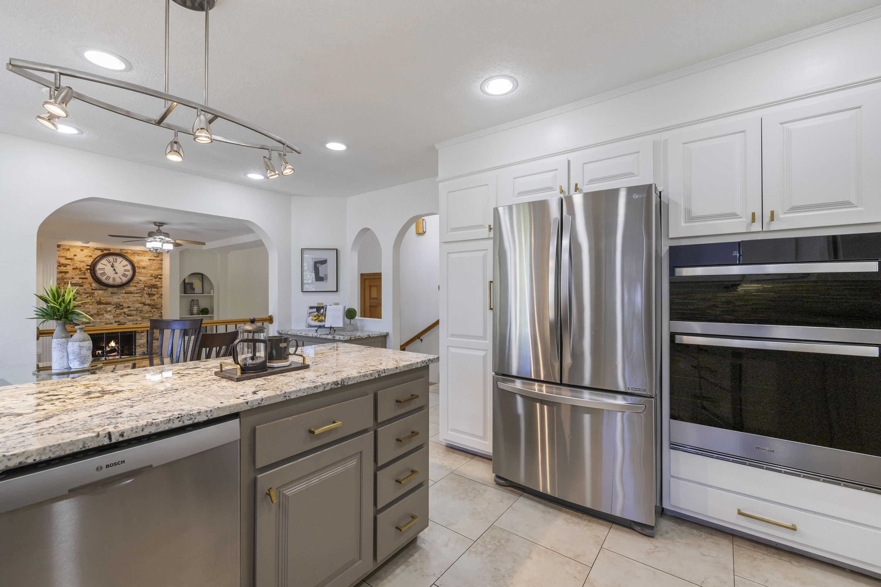 8712 Greenarbor Road NE