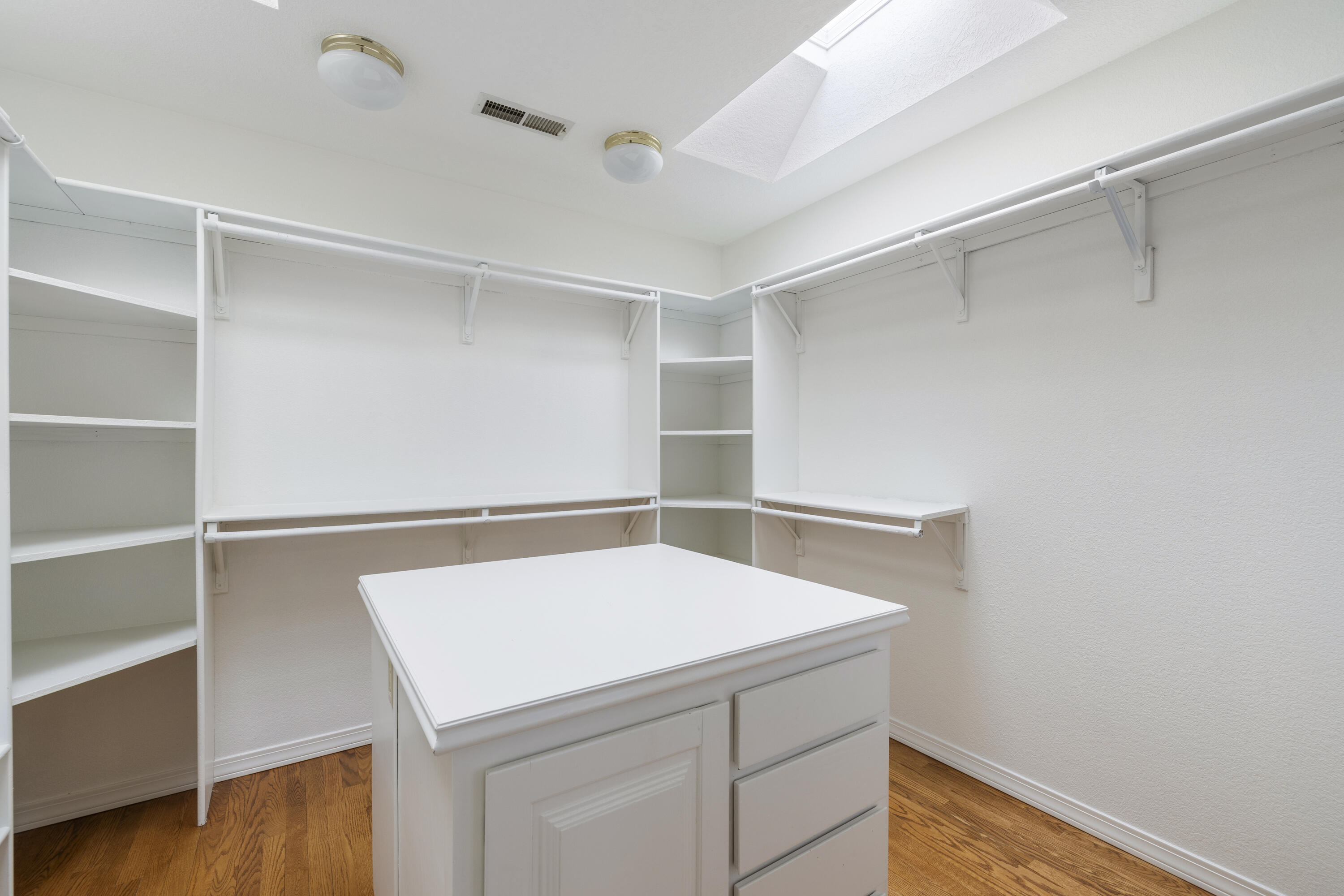 8712 Greenarbor Road NE